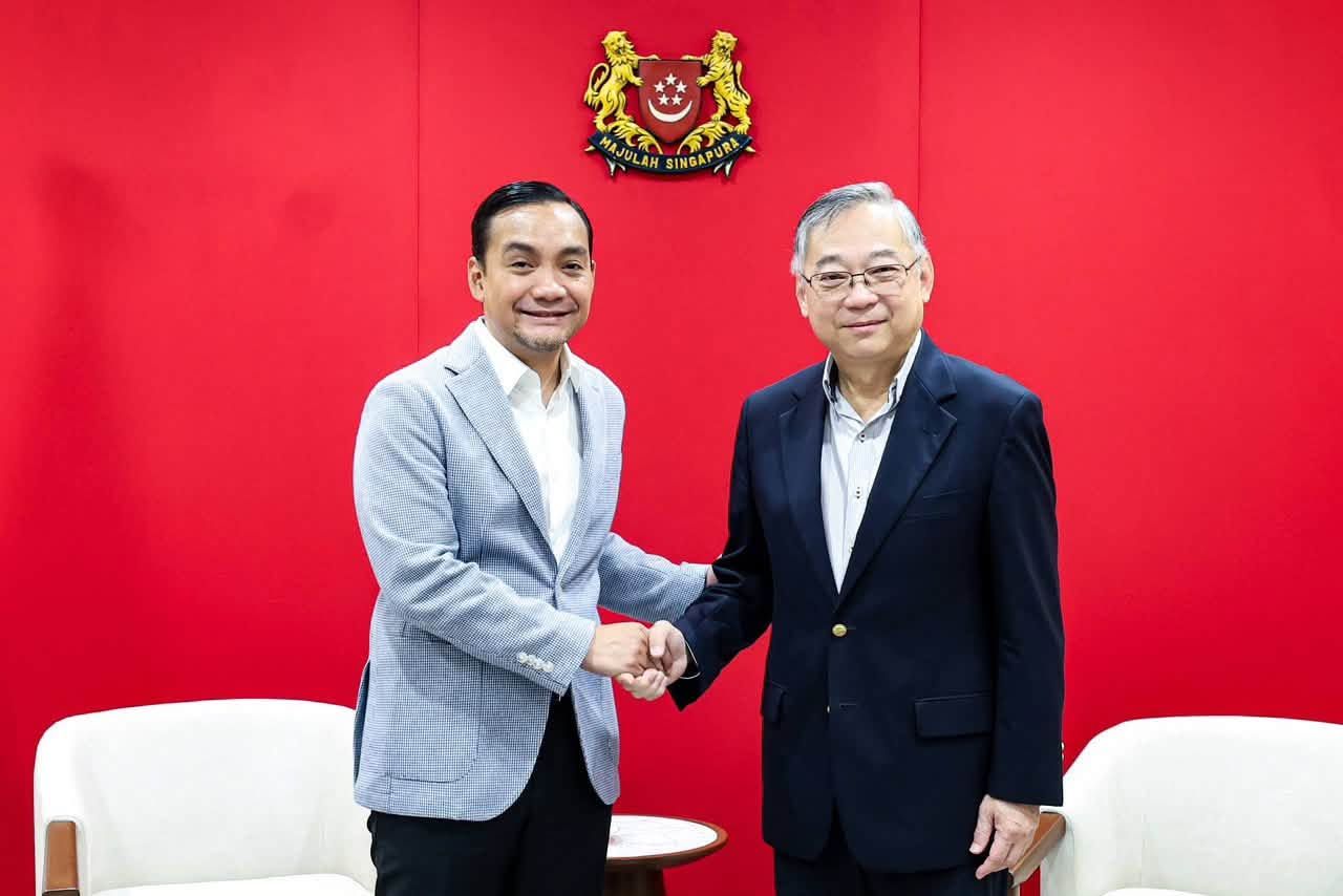 Johor Menteri Besar meets Singapore DPM Gan Kim Yong to strengthen JS-SEZ cooperation and cross-border economic ties