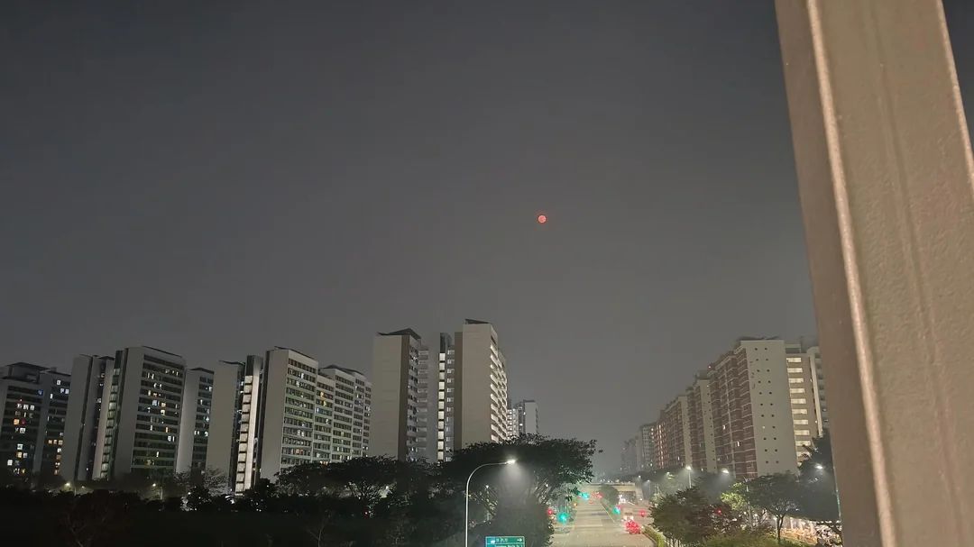 Blood moon haze