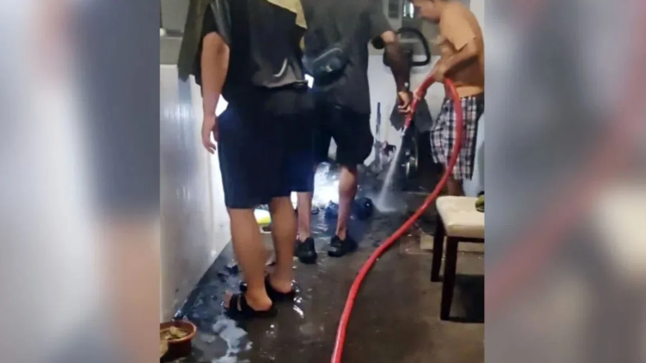 ‘Kampung spirit’ on display as residents rush to put out fire outside neighbour’s Woodlands flat