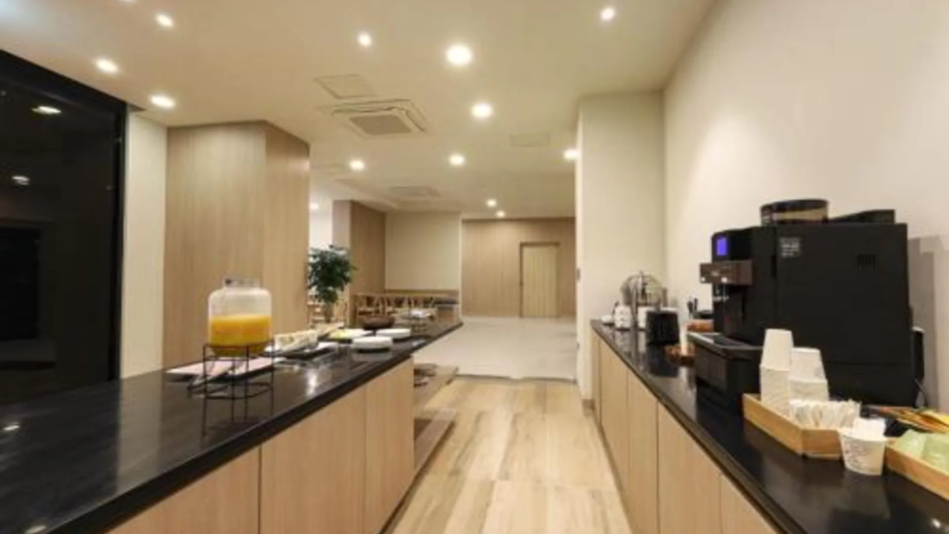 창원 하운드호텔 창원터미널점 3성급 호텔 수영장