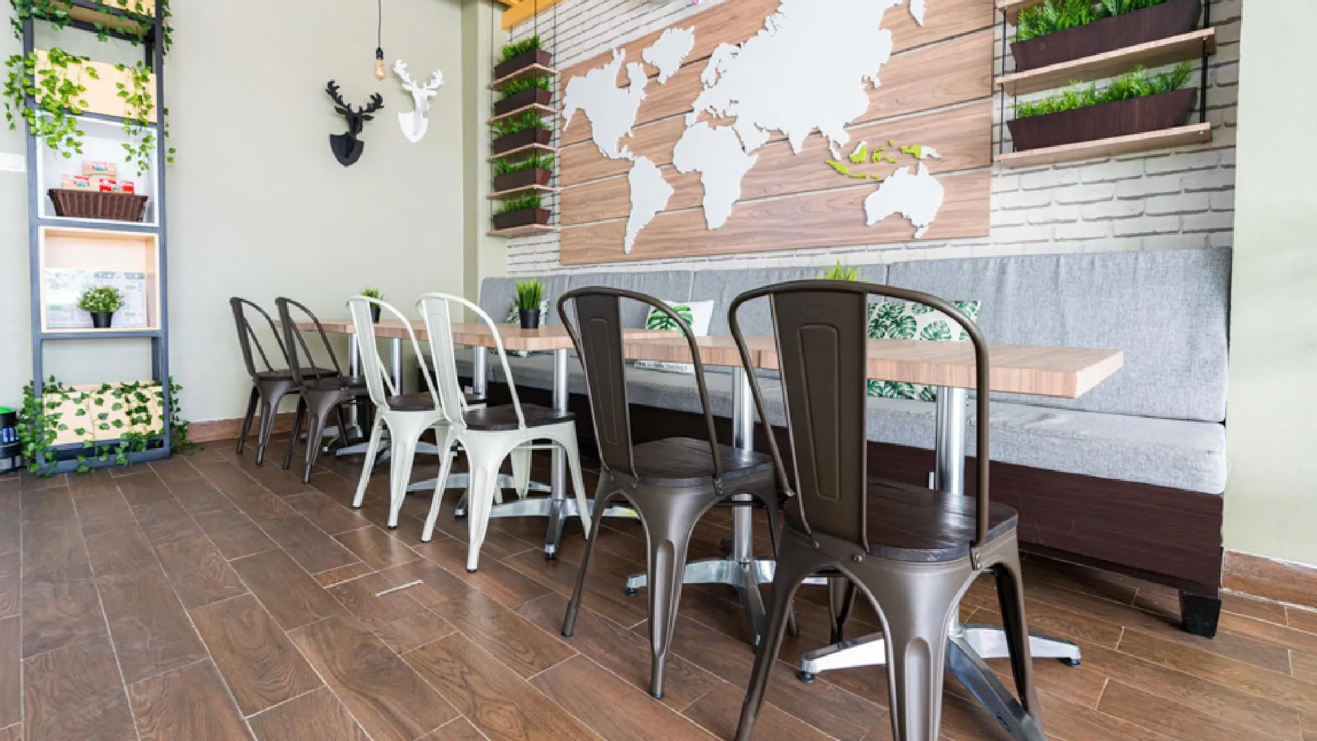 마카사르 레드도어즈 플러스 앳 하베스트 인 파나쿠캉 3성급 호텔 수영장