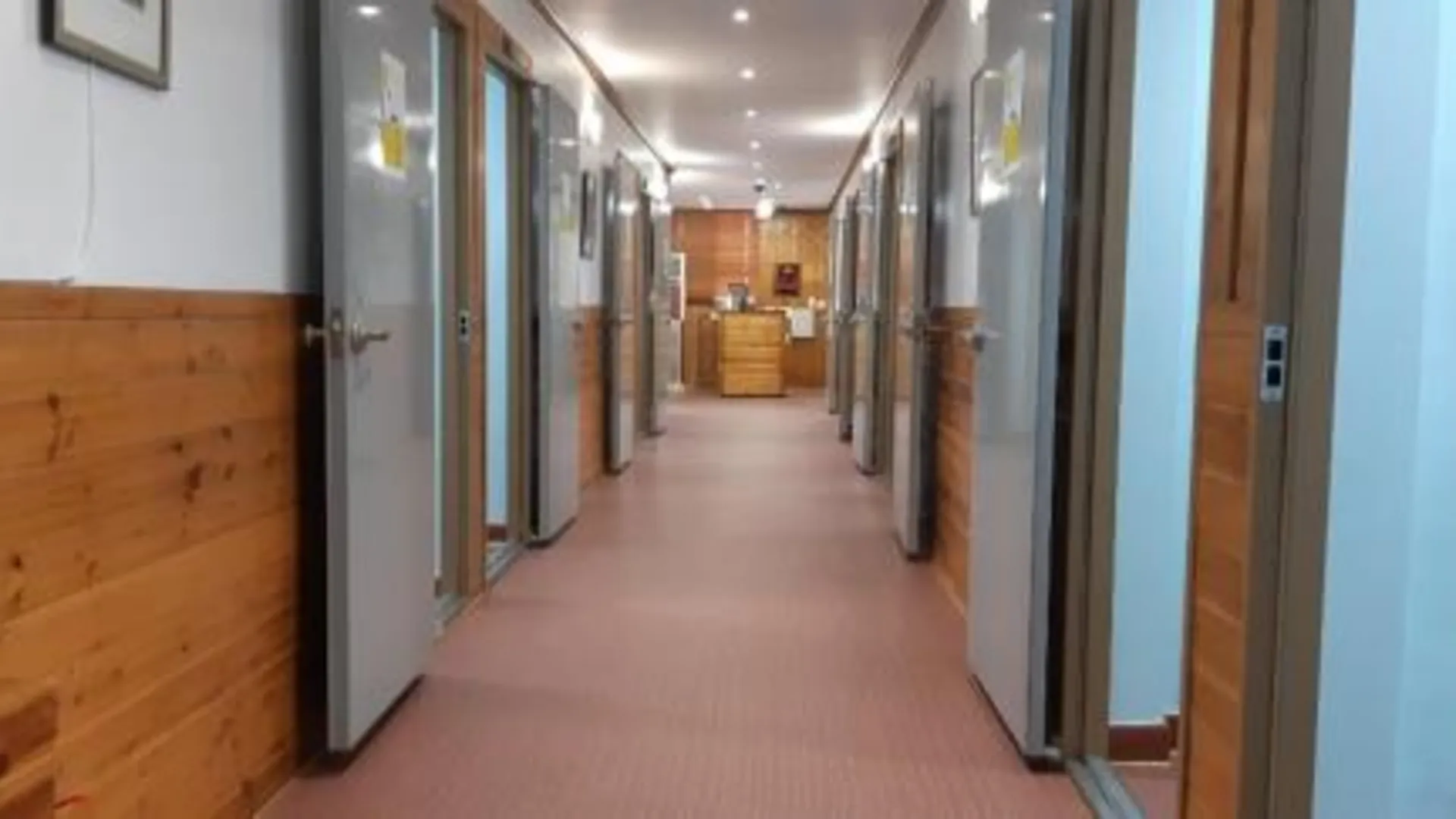 서울 킴스테이9 2성급 호텔 로비