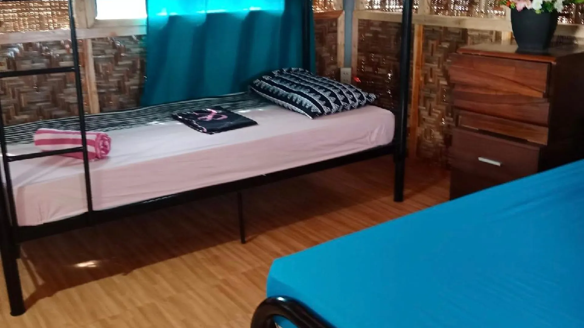 세부 타이타닉스 니파헛 호텔 스위트룸