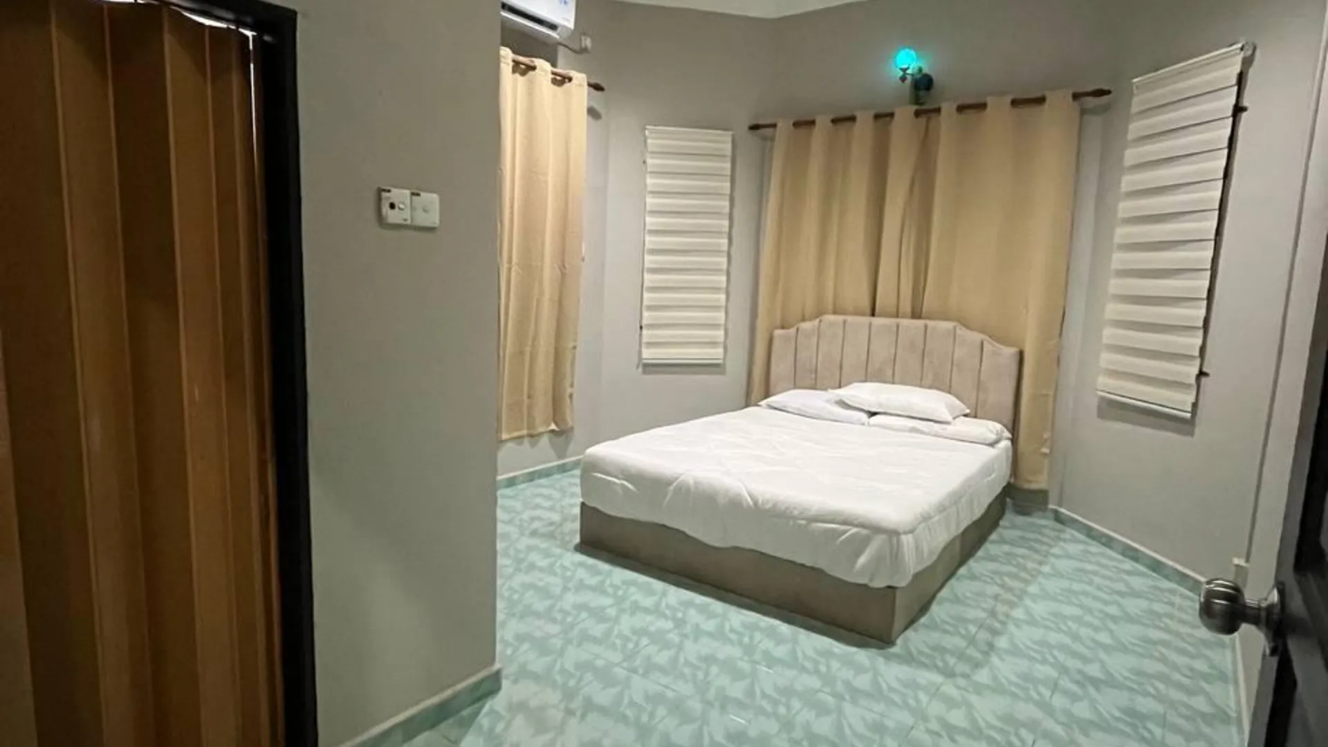 추카이 깜풍 막 칠리의 프라이빗 하우스 (m², 침실 3개, 프라이빗 욕실 2개) 3성급 게스트하우스 스위트룸