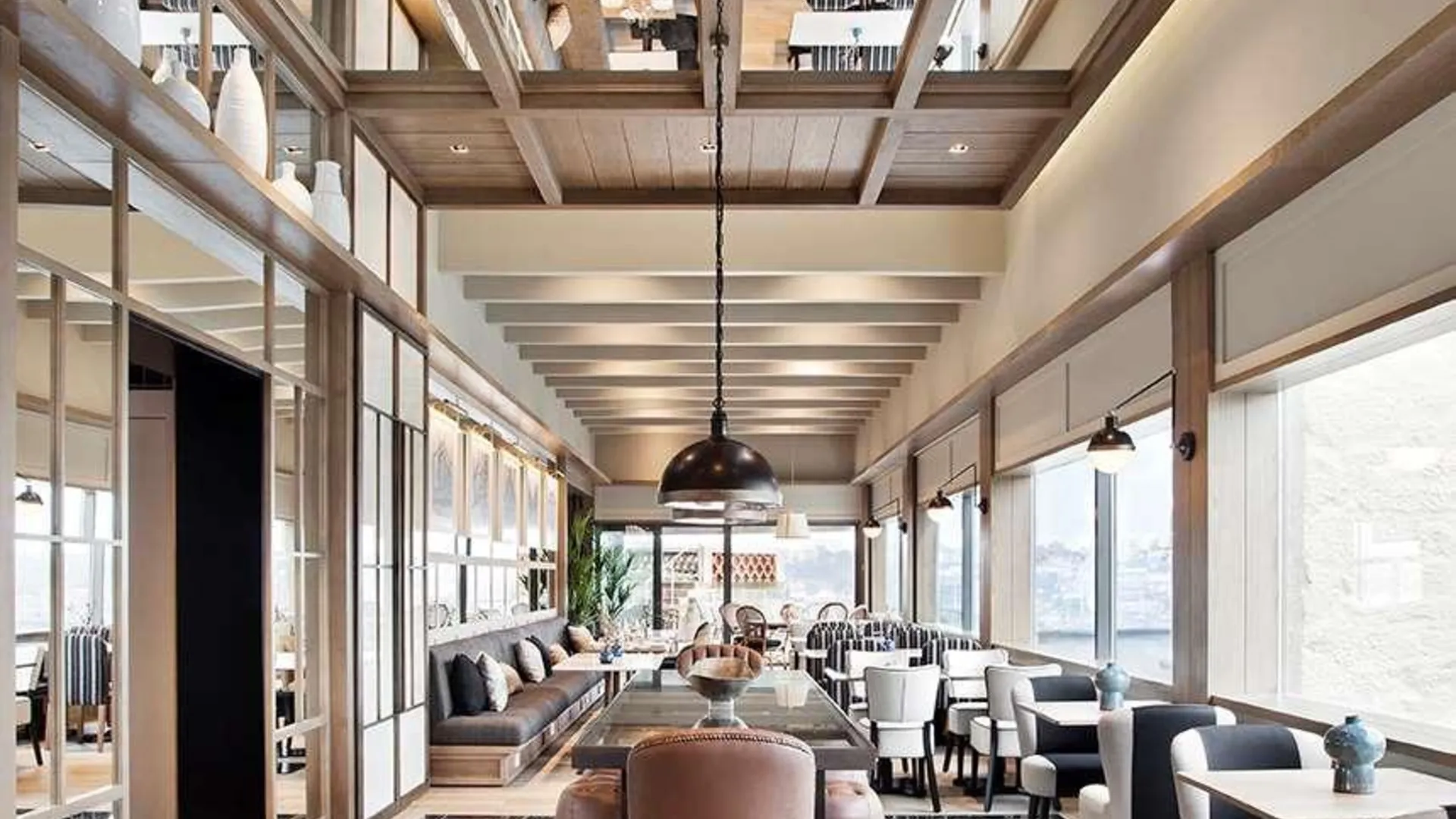 빌라 노바 드 가이아 빈치 폰테 데 페로 4성급 호텔 외관