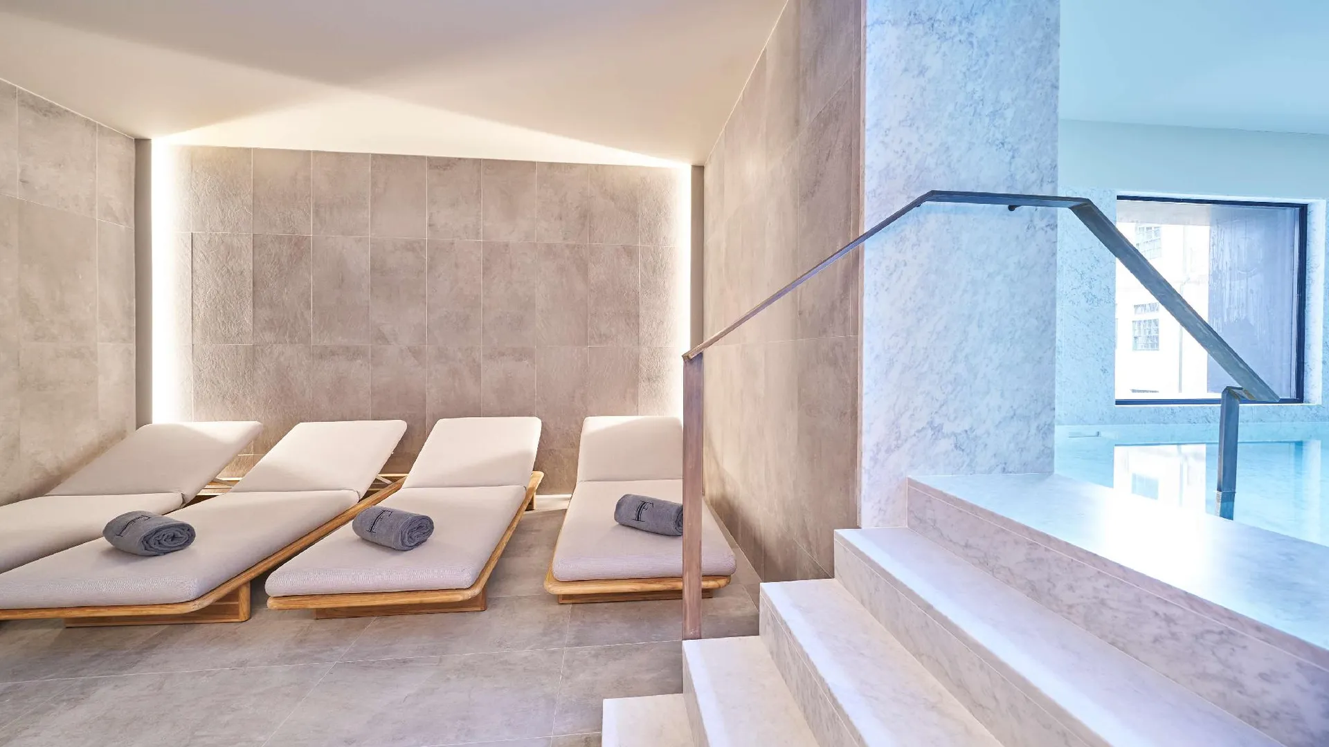 포르투 포르투베이 플로레스 5성급 호텔 수영장