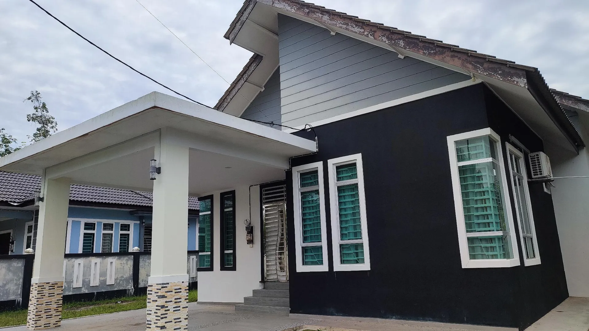 란타우 판장 캄풍 바캇 훌루의 방갈로 (550m², 침실 3개, 프라이빗 욕실 2개) 4성급 게스트하우스 수영장