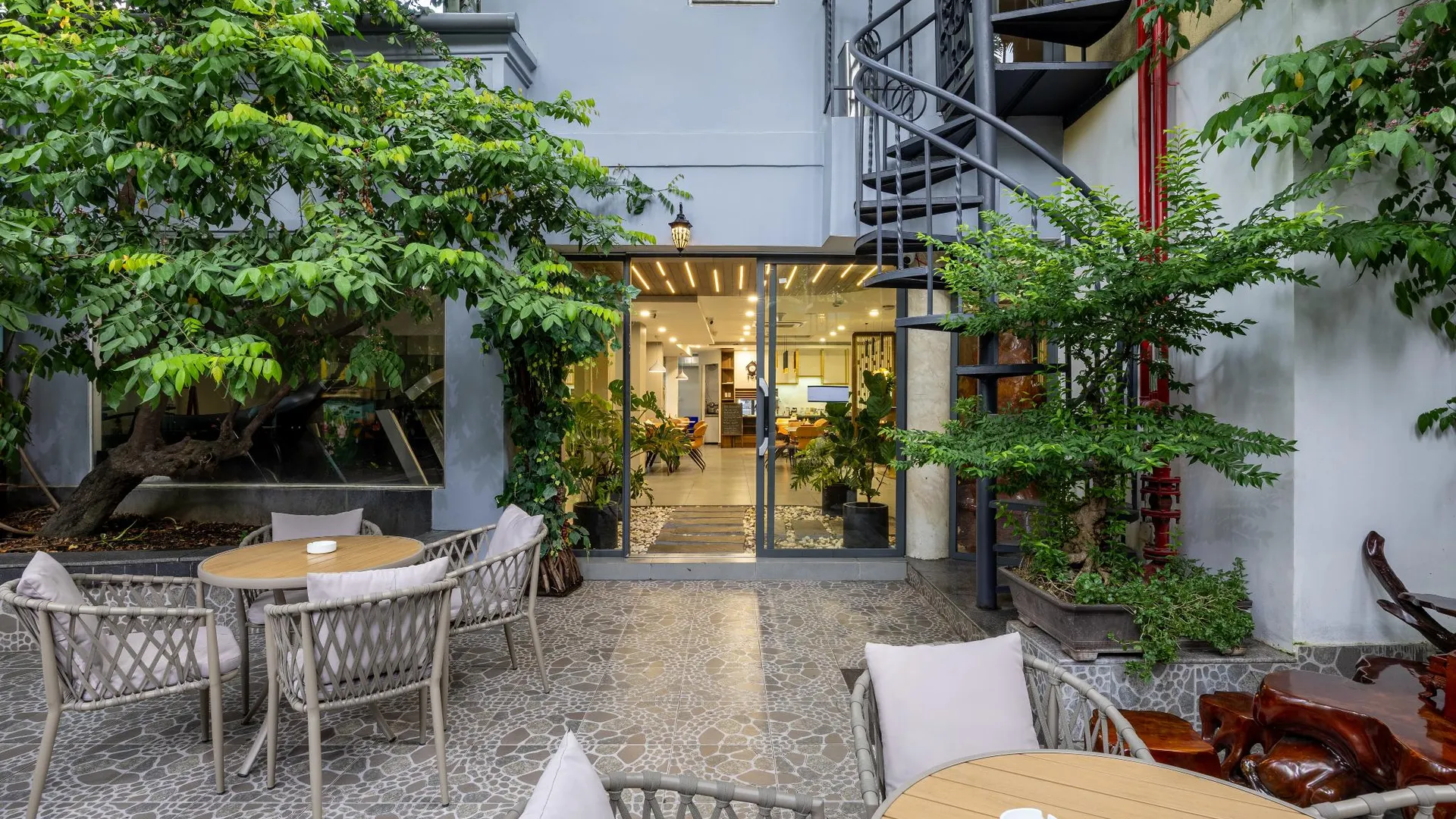 호치민 A25 호텔 - 65G 응우옌타이혹 4성급 호텔 수영장