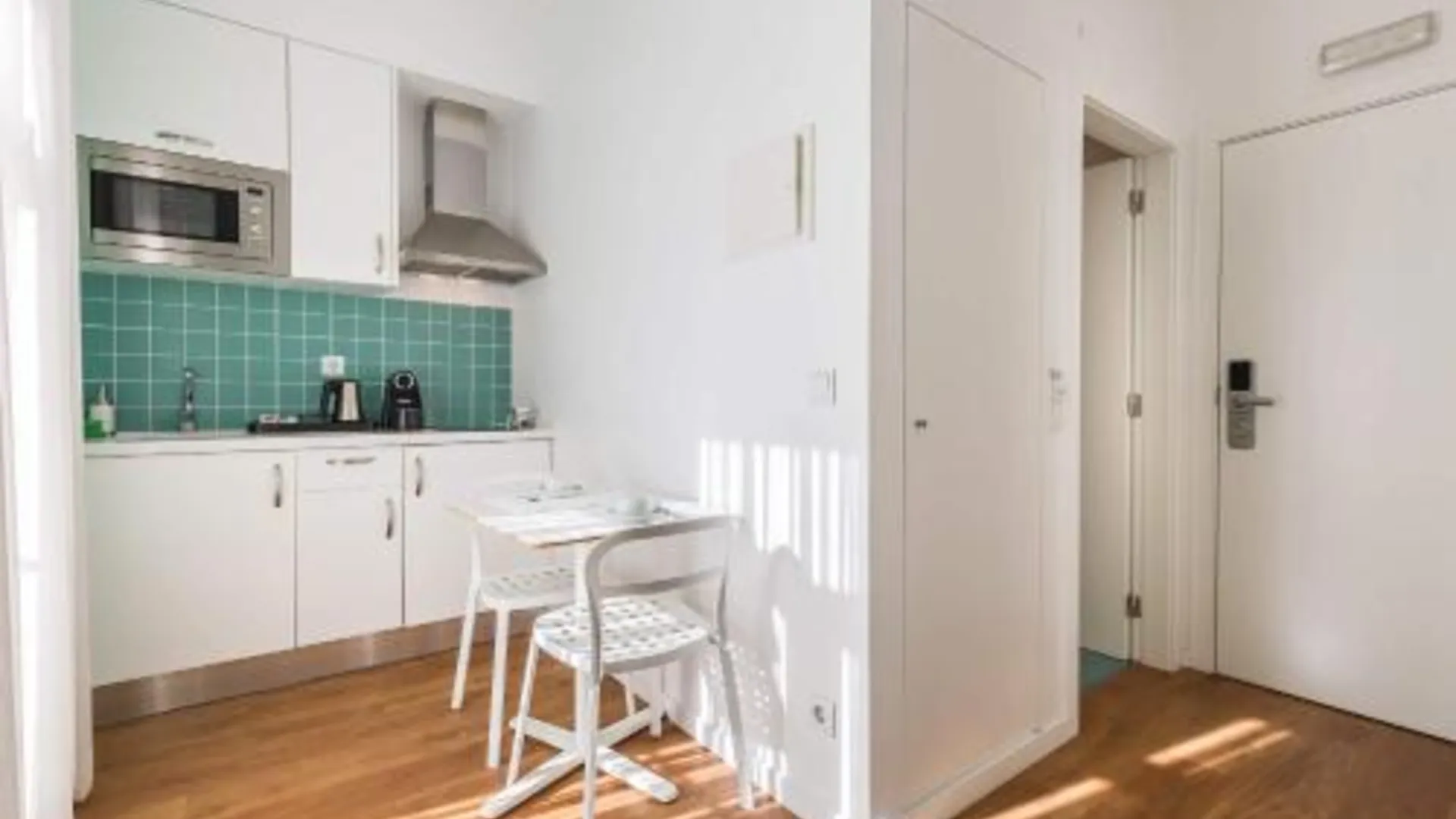 리스본 드림 시아두 아파트먼트 4성급 게스트하우스 레스토랑