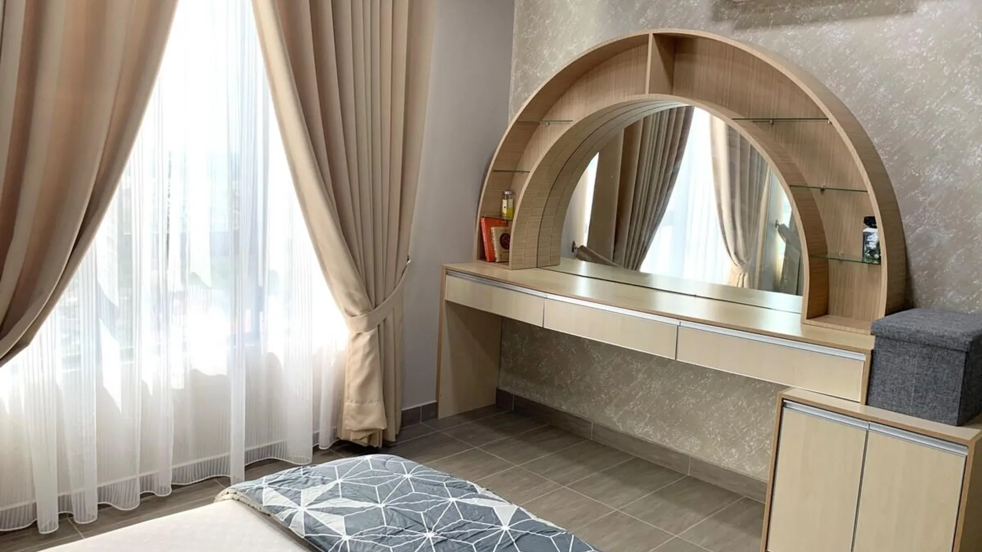 코타바루 코타바루 시내의 프라이빗 하우스 (1000m², 침실 2개, 프라이빗 욕실 1개) 3성급 싱글룸 레스토랑