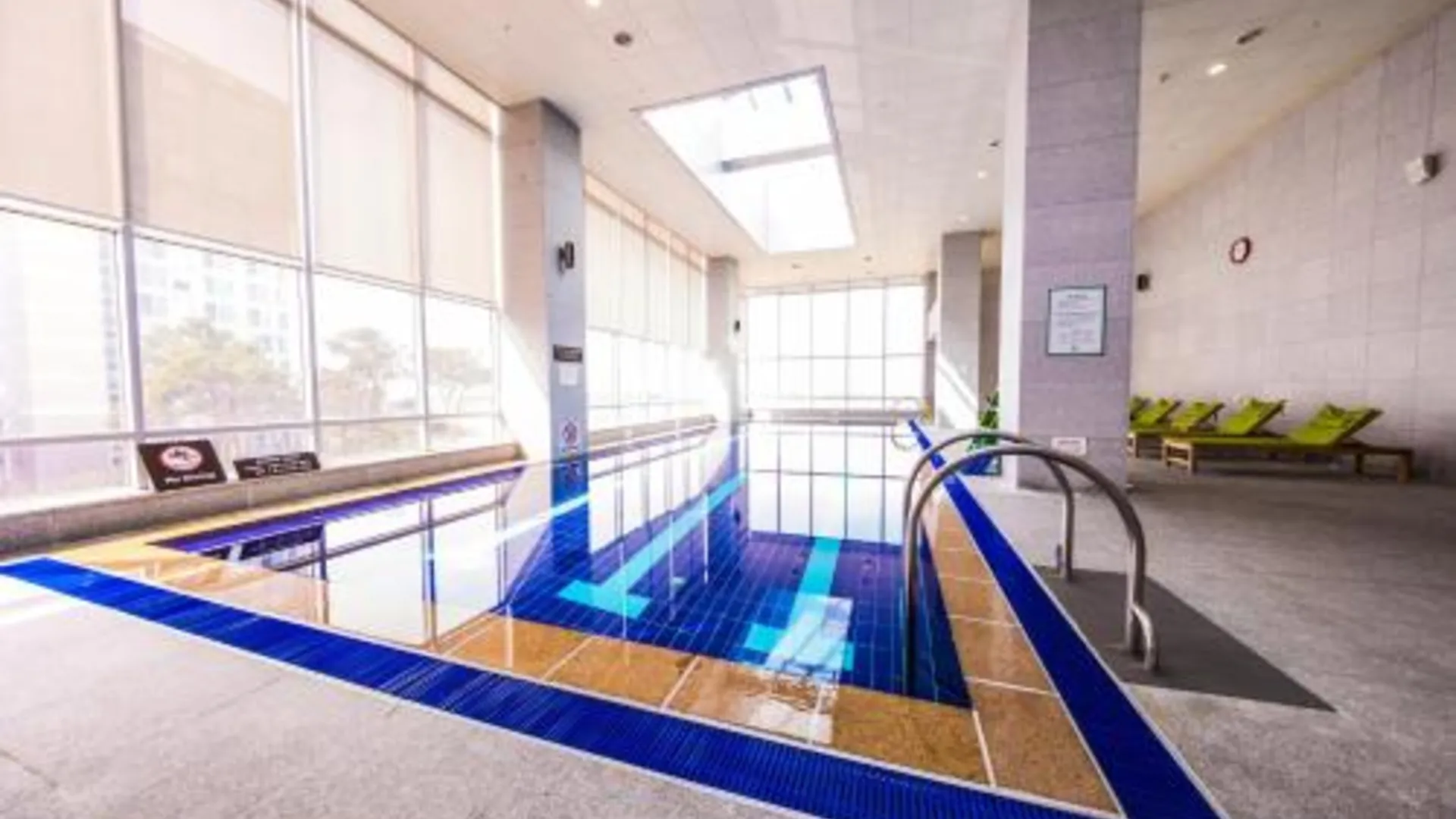 광주 홀리데이 인 광주 바이 IHG 4성급 호텔 외관