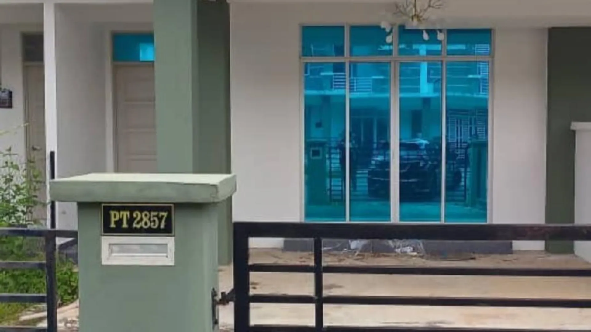 란타우 판장 캄풍 게레탁의 프라이빗 하우스 (1400m², 침실 4개, 프라이빗 욕실 3개) 2성급 싱글룸 객실