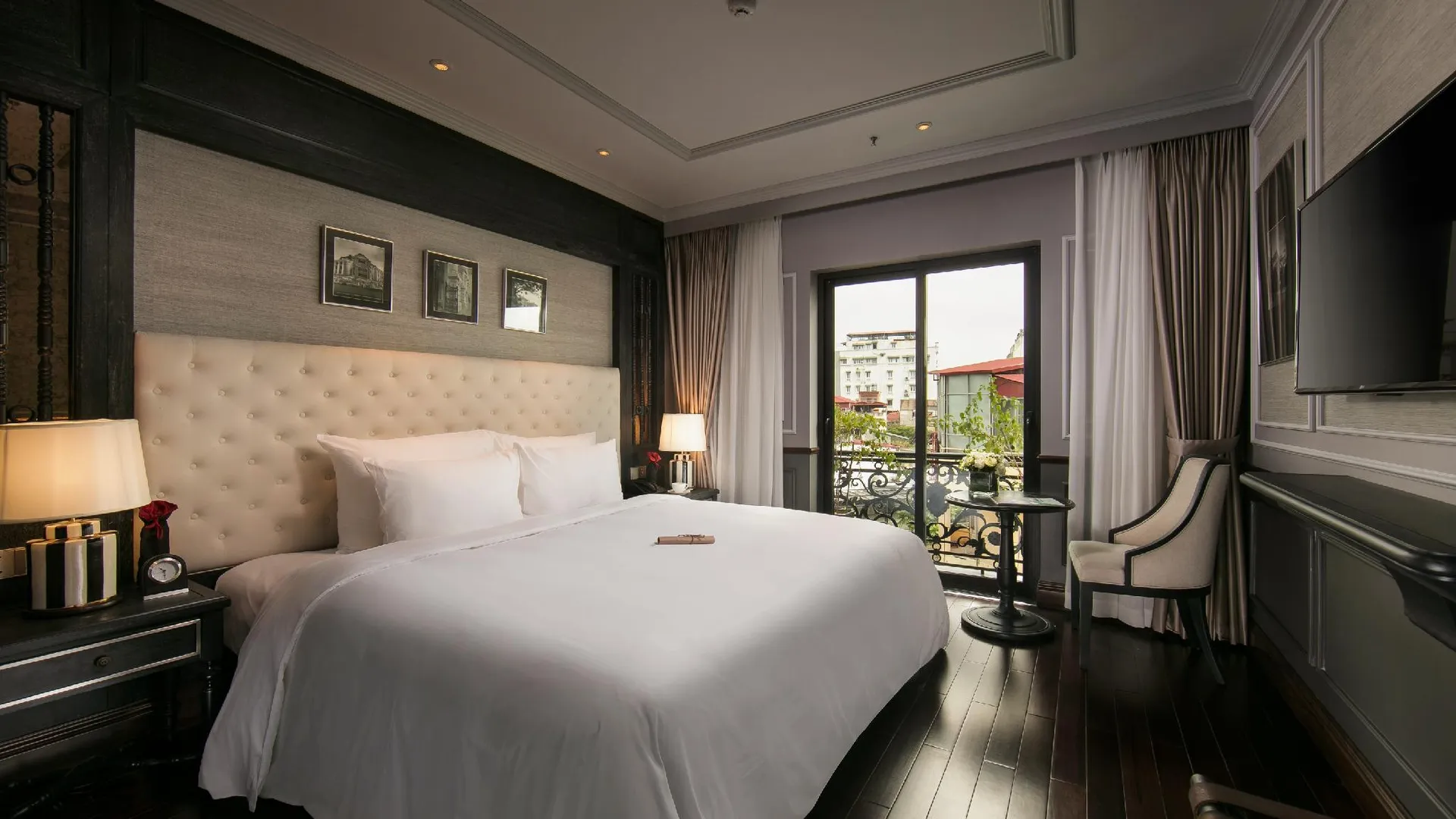 하노이 라 신포니아 시타델 호텔 앤 스파 4성급 호텔 스위트룸