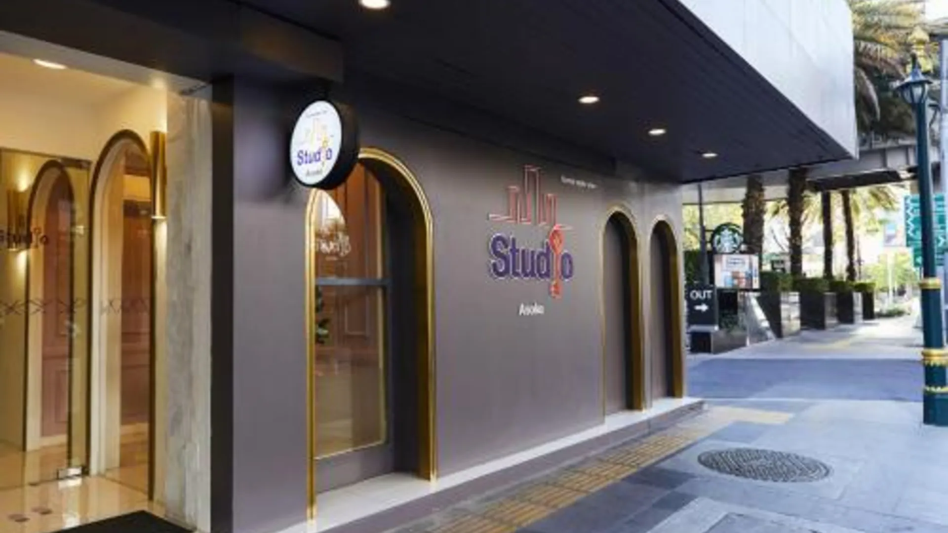 방콕 스튜디오 아소케 3성급 호텔 외관