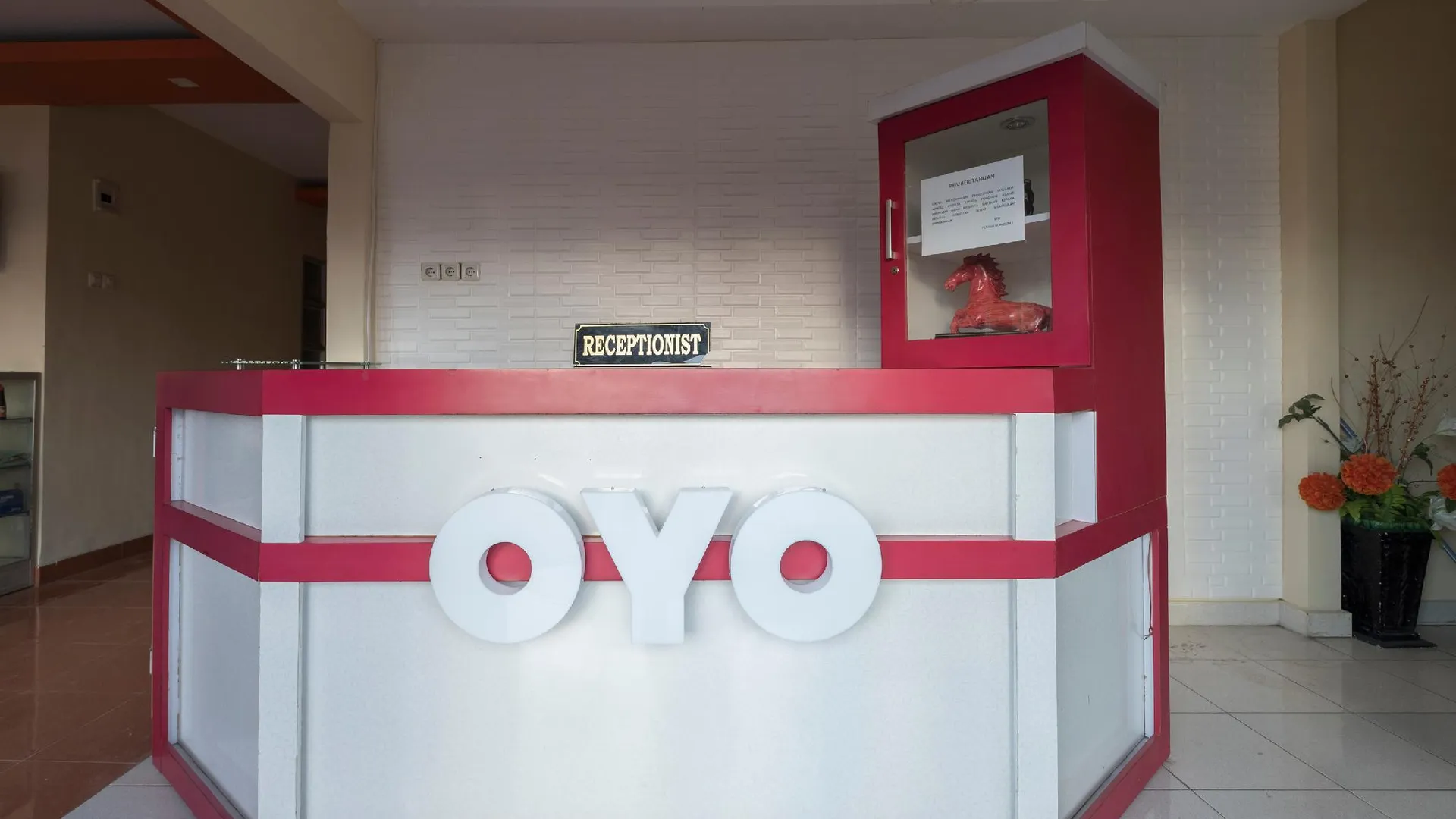 마카사르 오요 1075 루마 인다 로사리 인 2성급 호텔 수영장