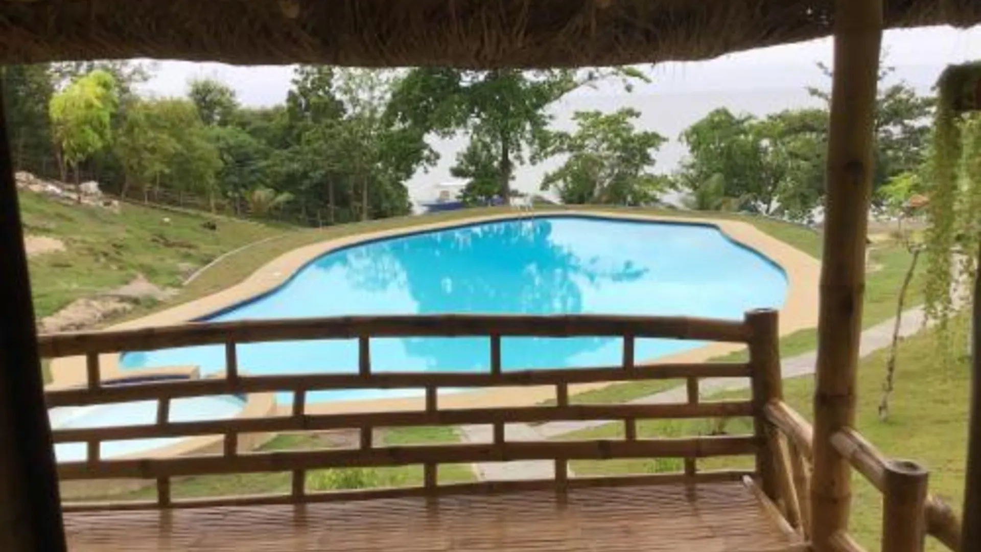 세부 쿠에스타스 비치 리조트 앤 레스토랑 호텔 외관