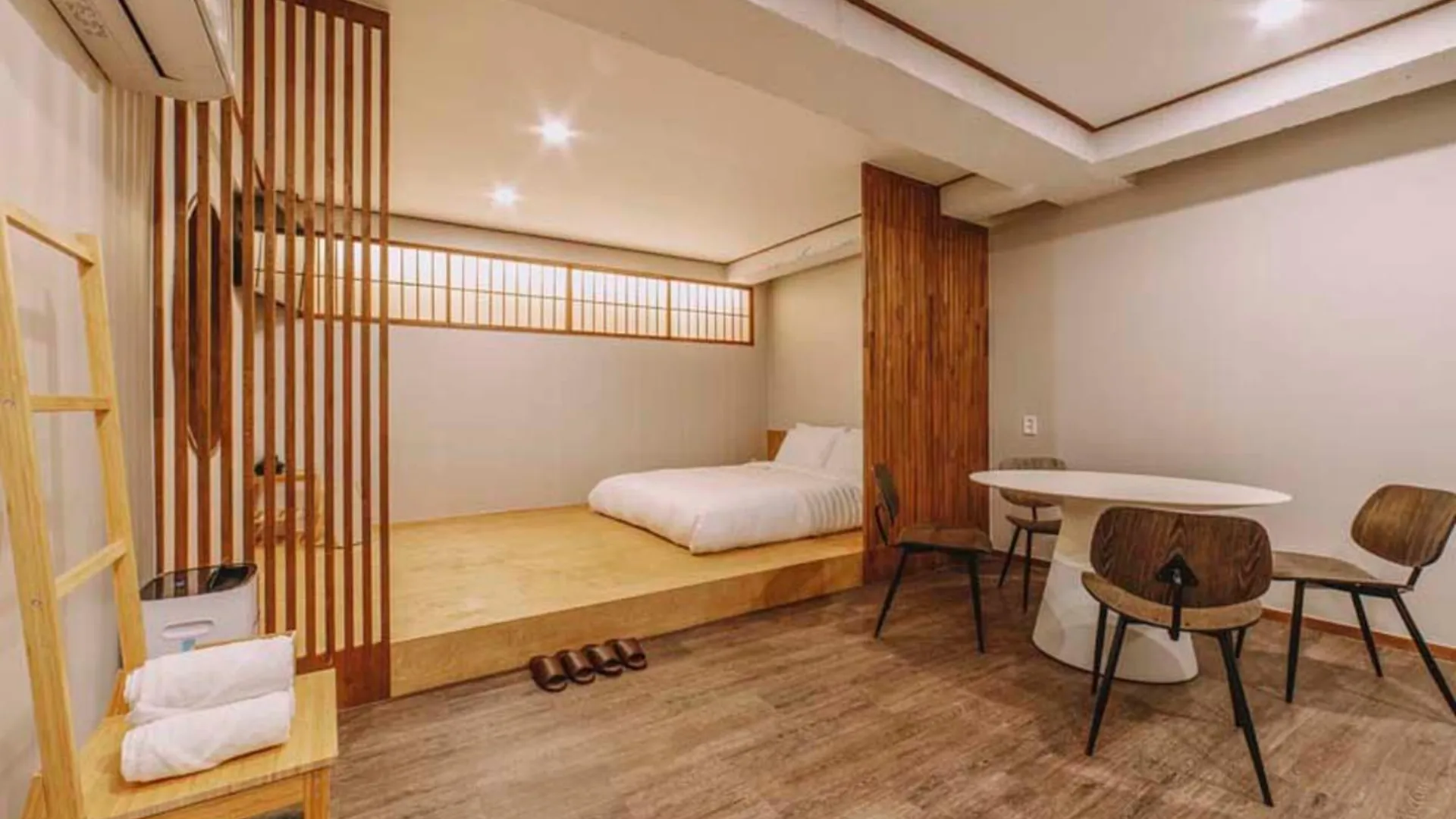 계룡시 대전 스테이인터뷰 장태산 2성급 게스트하우스 스위트룸