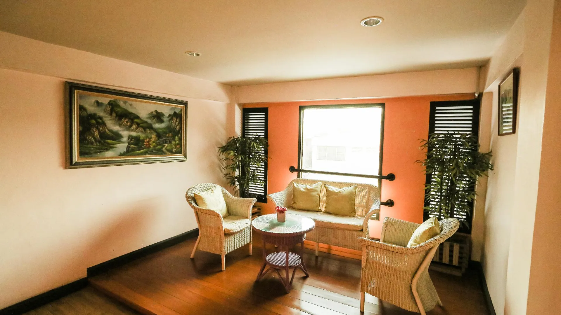 방콕 PJR 샤토 3성급 호텔 외관