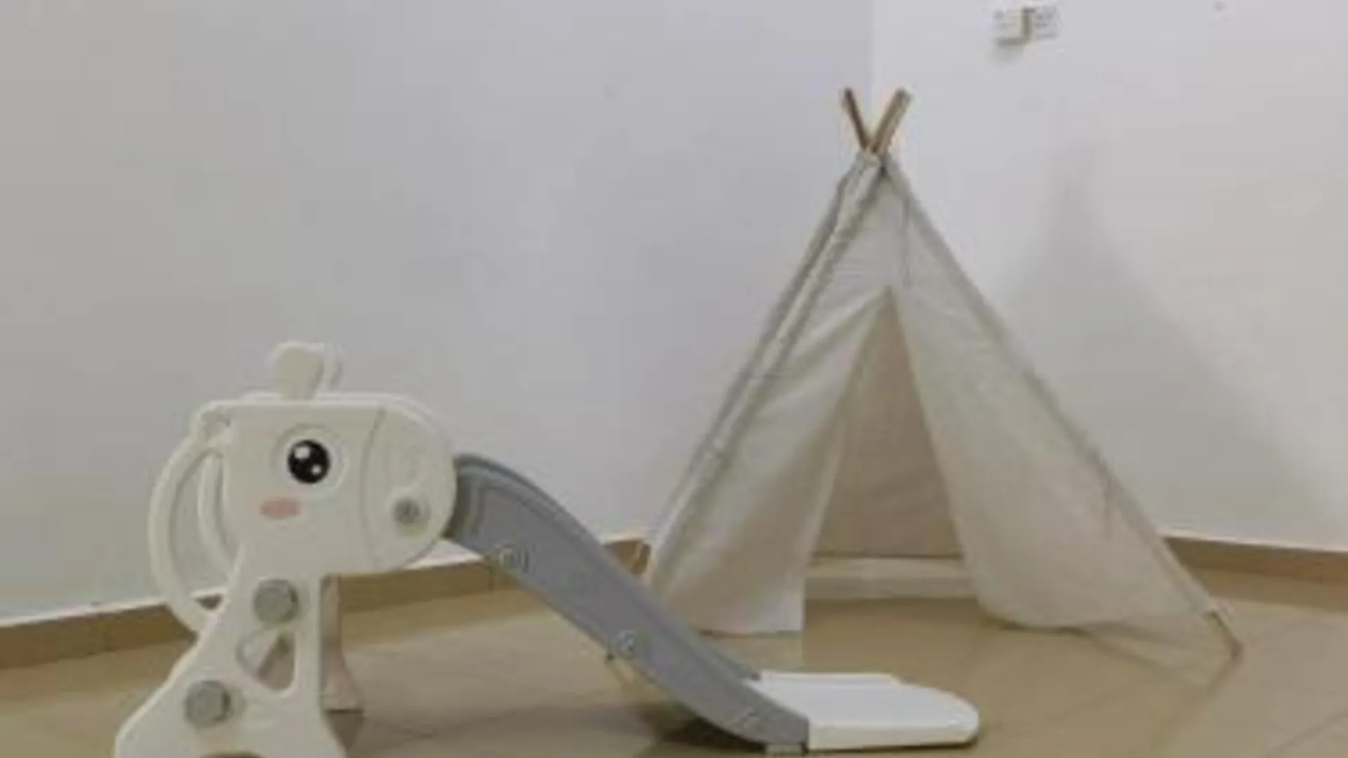 쿠안탄 Kampong Darat Mak Bar의 프라이빗 하우스 (100m², 침실 3개, 프라이빗 욕실 2개) 3성급 게스트하우스 스위트룸