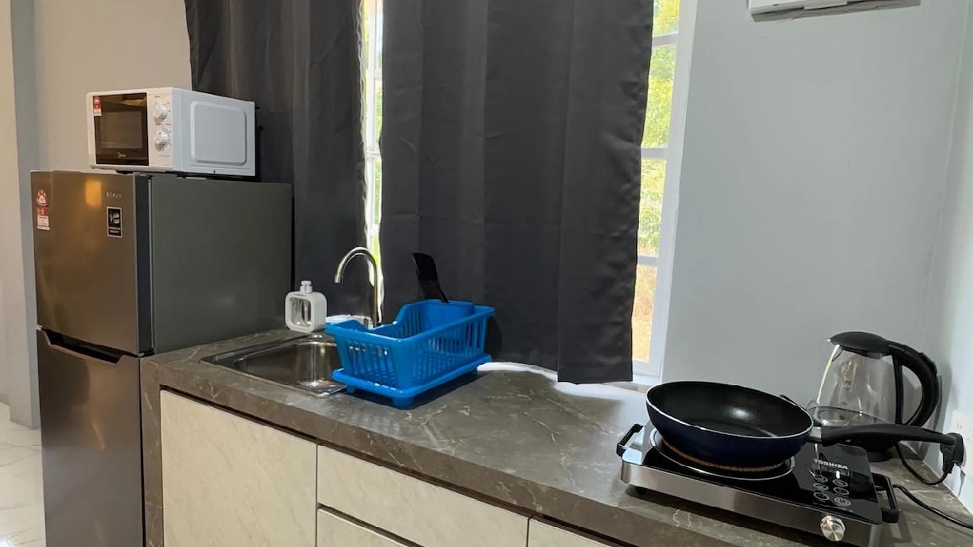 쿠알라테렝가누 시티 센터의 프라이빗 하우스 (m², 침실 1개, 프라이빗 욕실 1개) 3성급 싱글룸 레스토랑