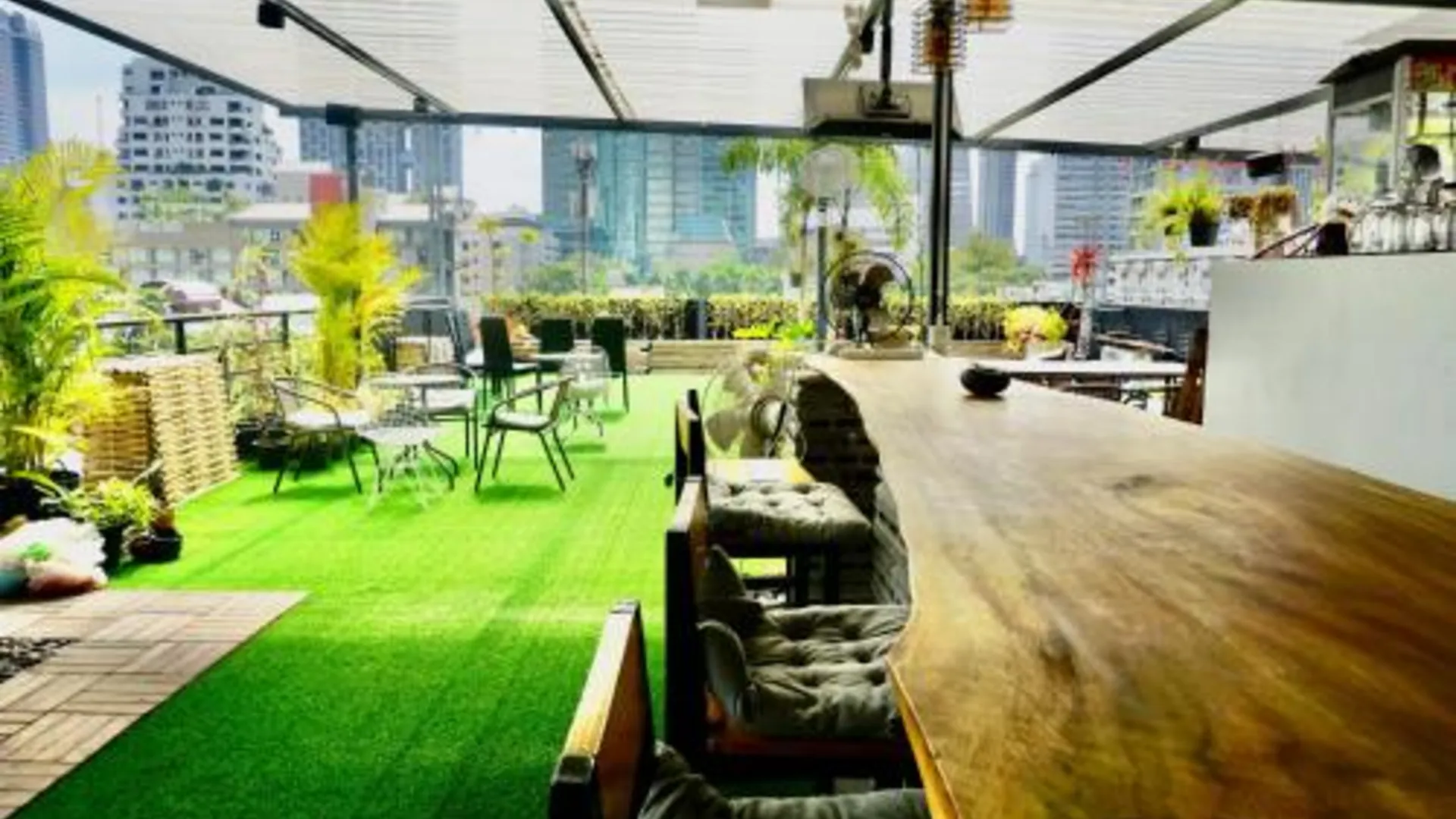 방콕 Silom Soi 3 Hash Apartment hip and funky with rooftop view 3성급 싱글룸 외관