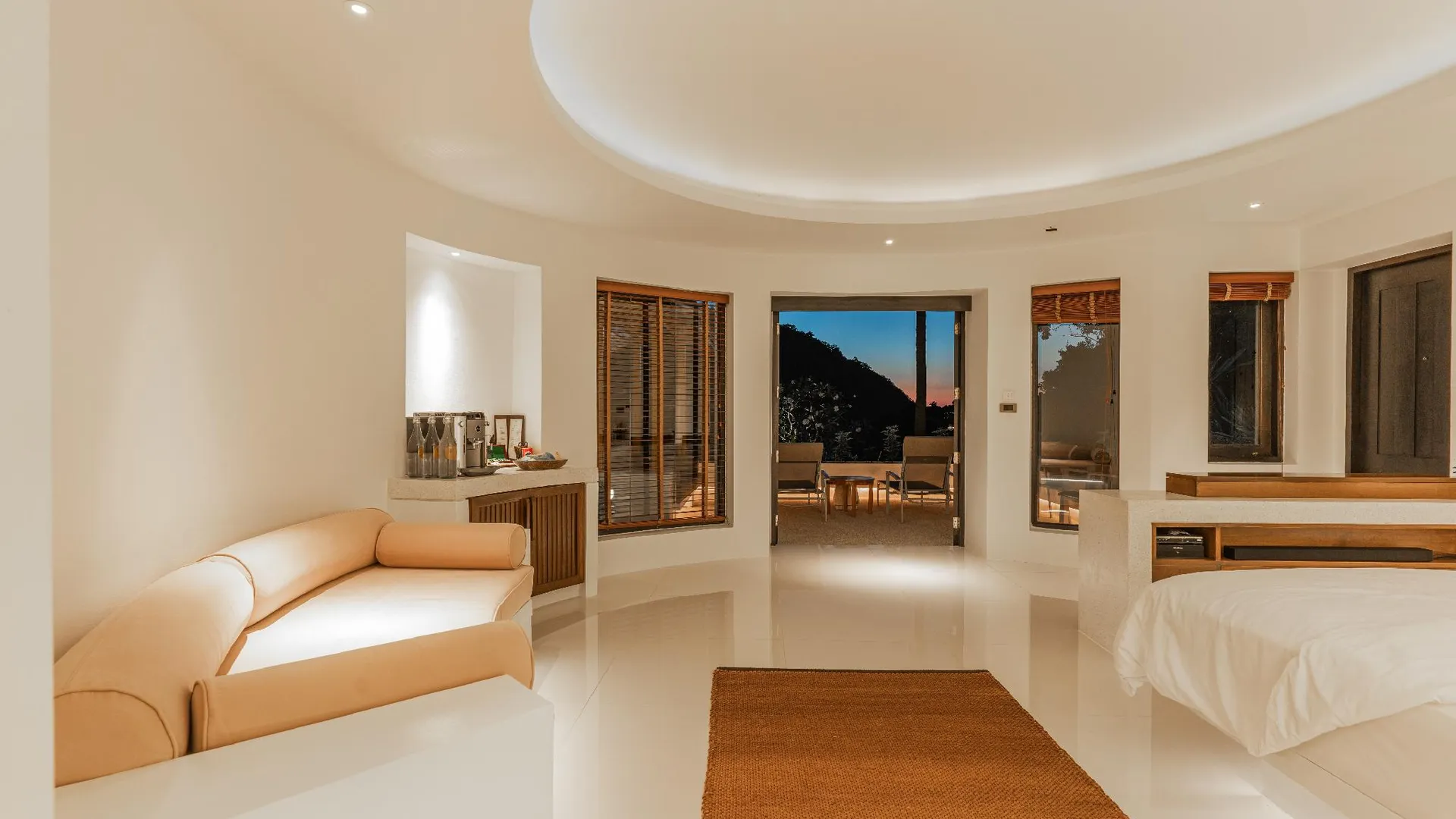 푸켓 더 라차 5성급 호텔 스위트룸