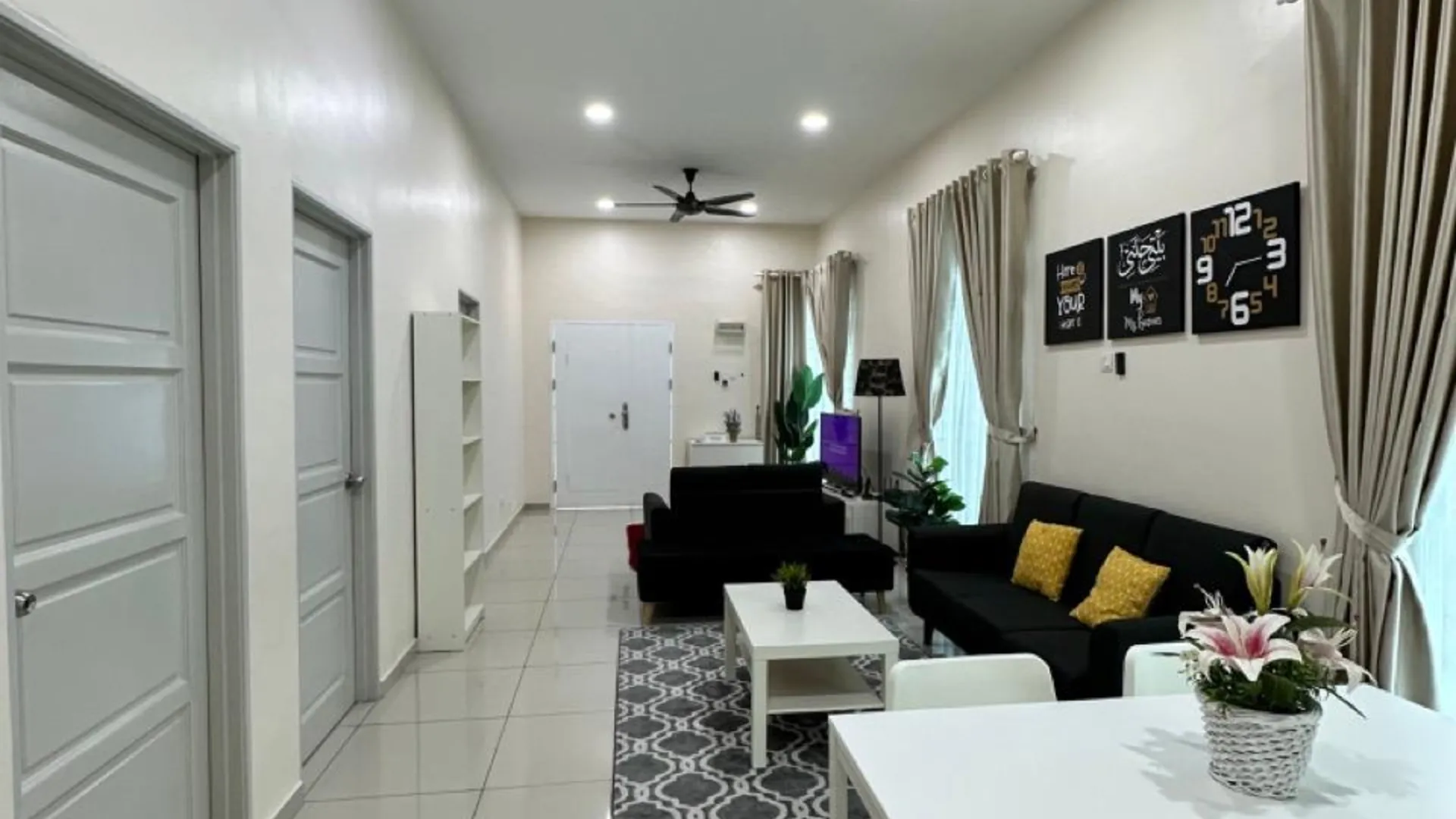 말라카 자신의 프라이빗 하우스 (132m², 침실 4개, 프라이빗 욕실 2개) 4성급 싱글룸 로비