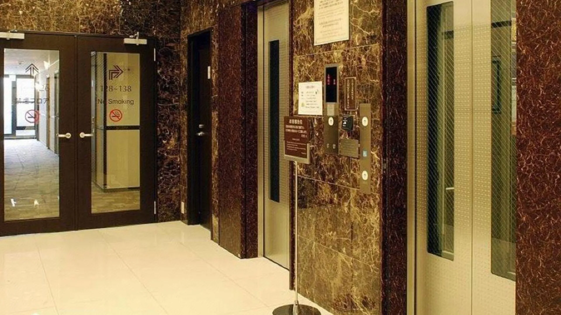 교토 Toyoko Inn Kyoto Gojo-Karasuma 호텔 수영장