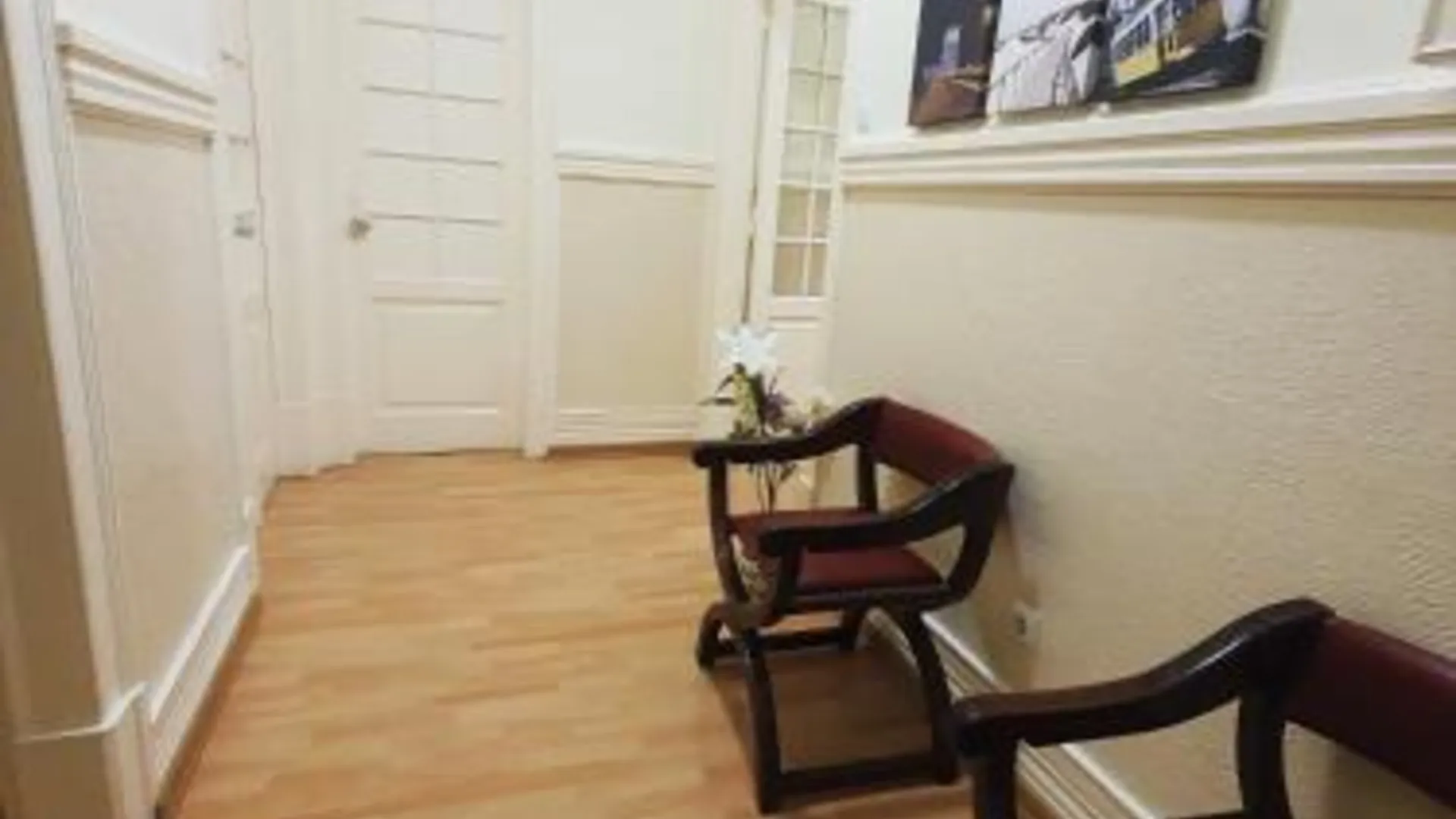 리스본 미디스 알로자멘투 로컬 2성급 호텔 레스토랑