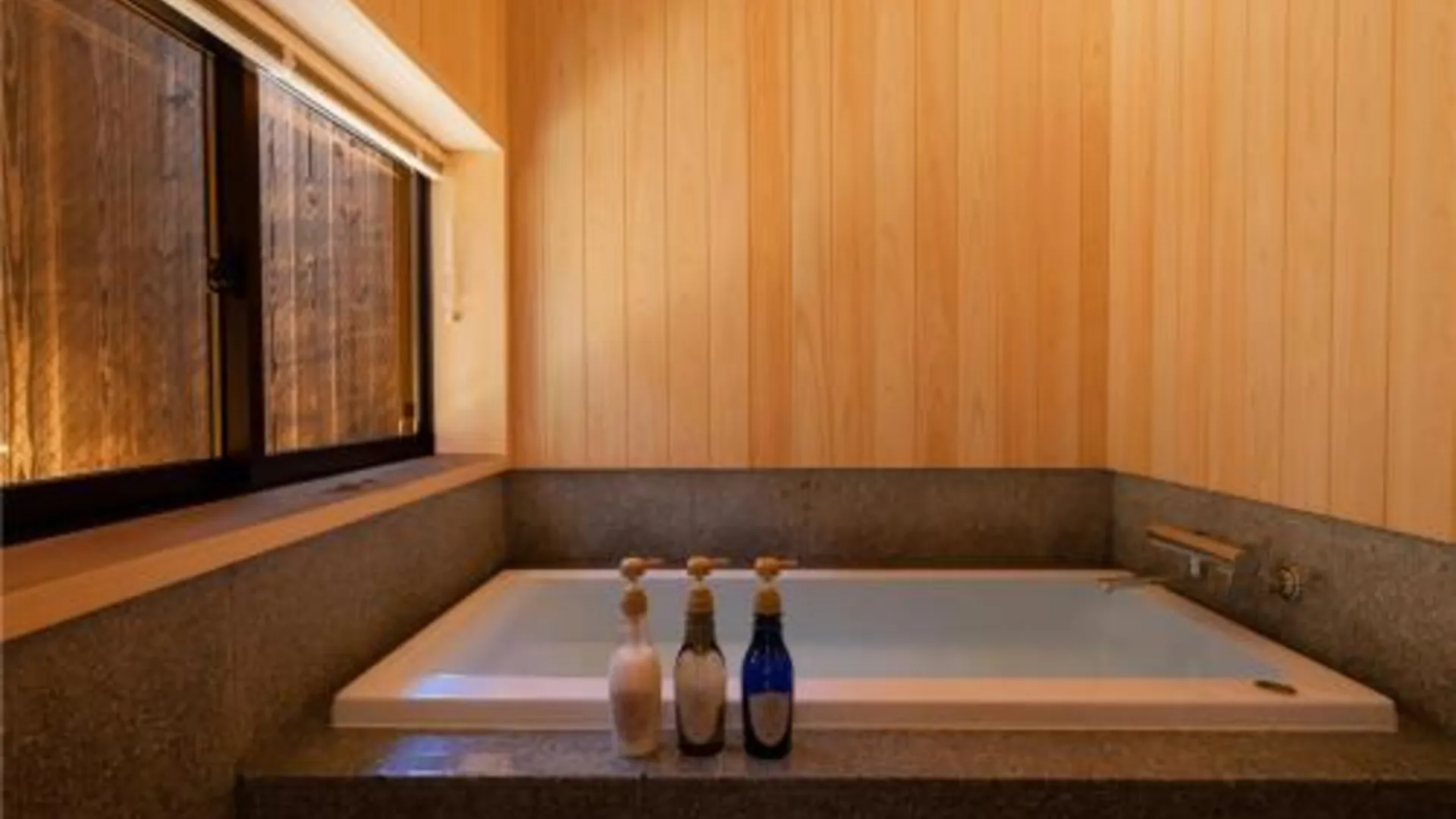 교토 구치마치쿤 호시야 탄잔 료칸, 교토 아라시야마 3성급 호텔 스위트룸