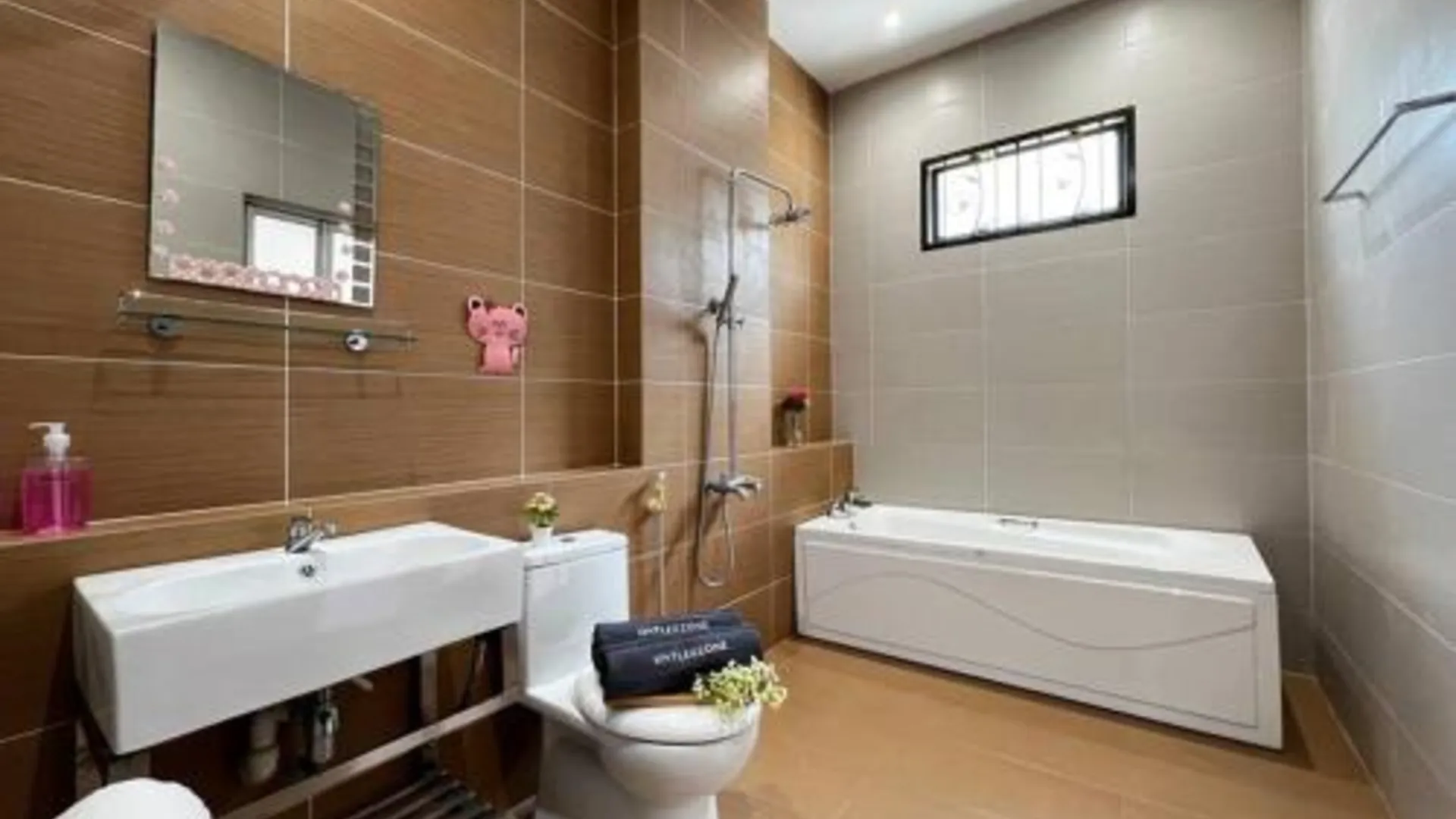 조호바루 / 조호르바루 조호바루의 프라이빗 하우스 (100m², 침실 3개, 프라이빗 욕실 3개) 3성급 게스트하우스 스위트룸