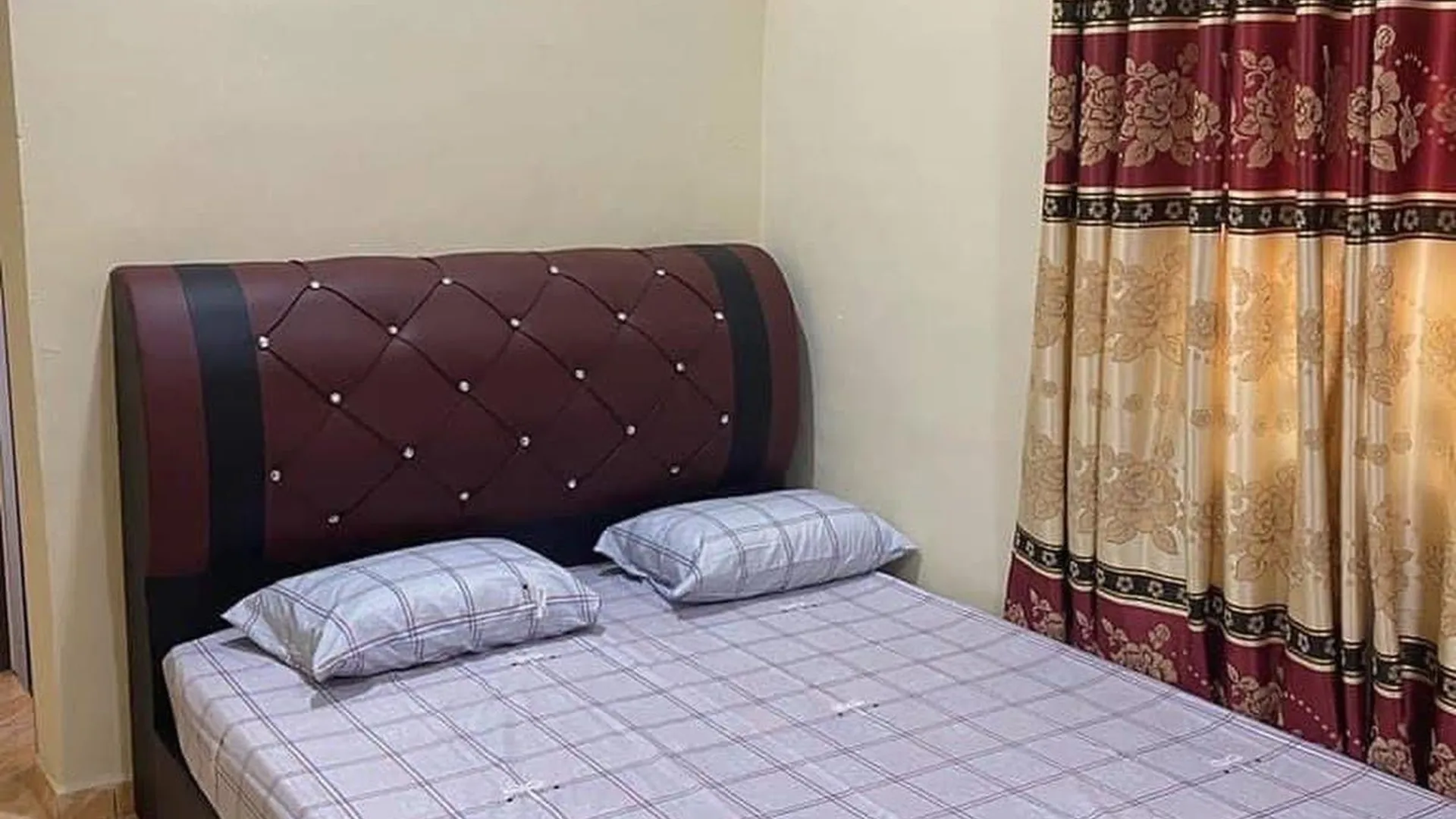 타이핑 카문팅의  (m², 침실 3개, 프라이빗 욕실 2개) 1성급 싱글룸 외관