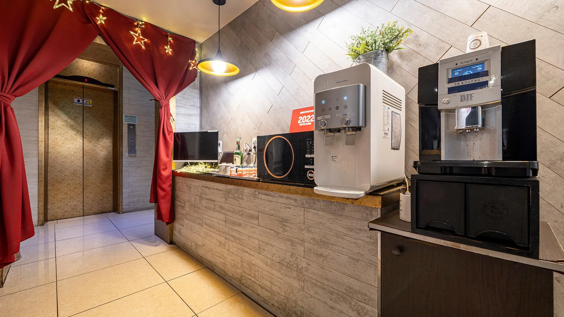 서울 신촌 피오나 호텔 객실