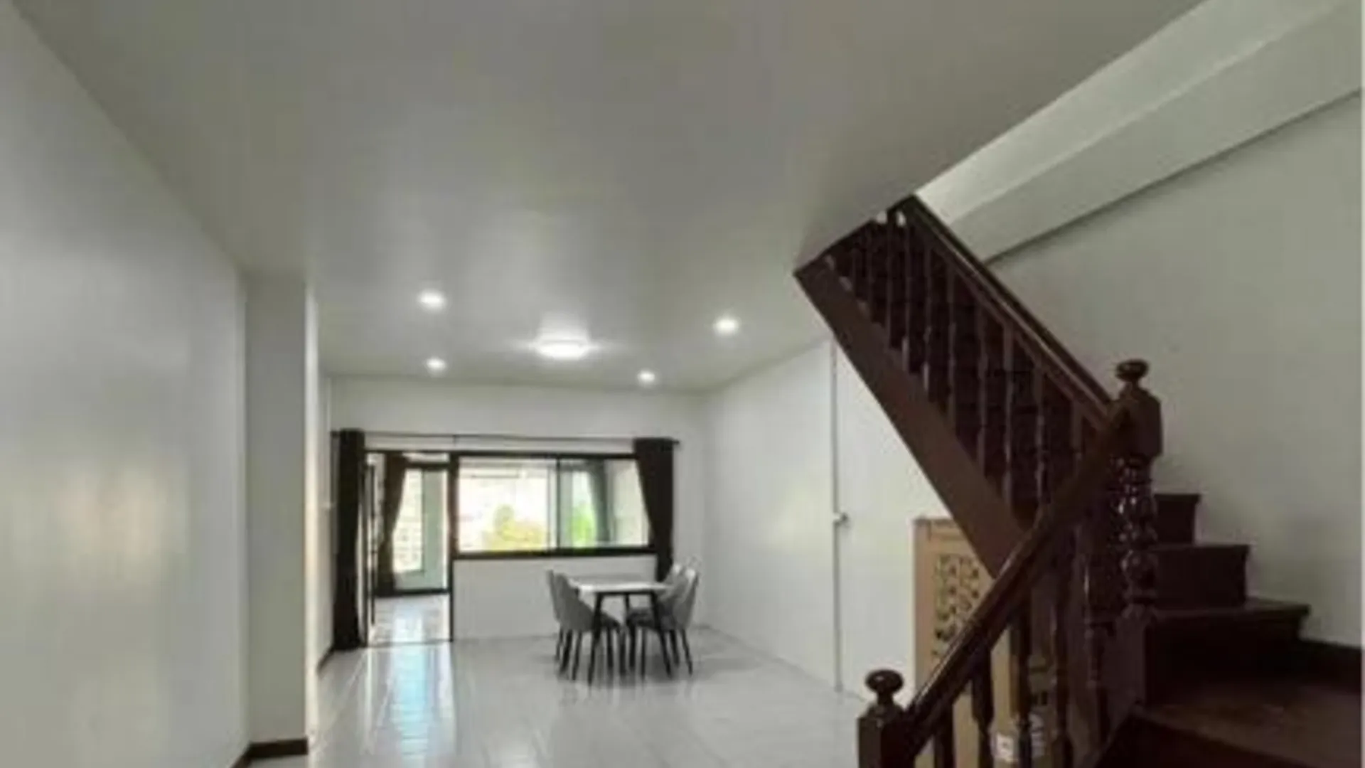 방콕 방카피의 프라이빗 하우스 (m², 침실 1개, 프라이빗 욕실 2개) 3성급 게스트하우스 수영장