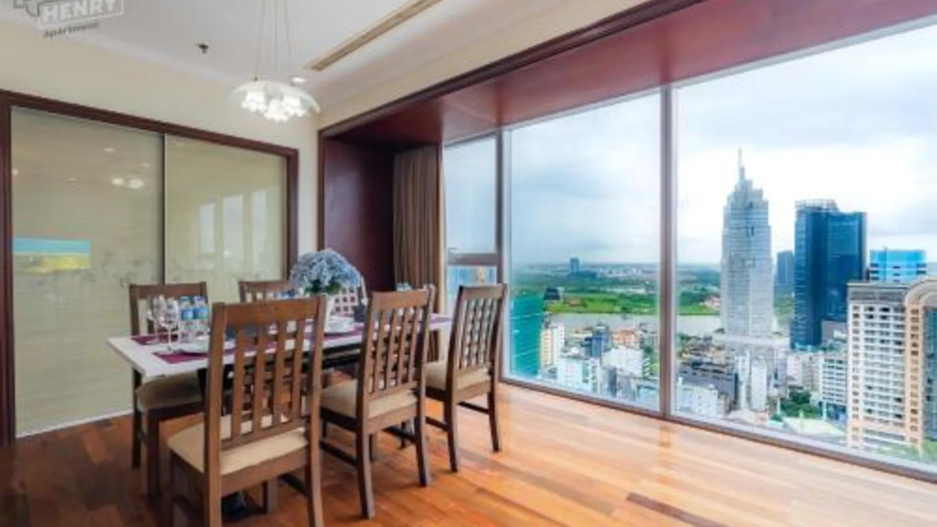 호치민 VINCOM Center Đồng Khởi District 1 4성급 게스트하우스 레스토랑