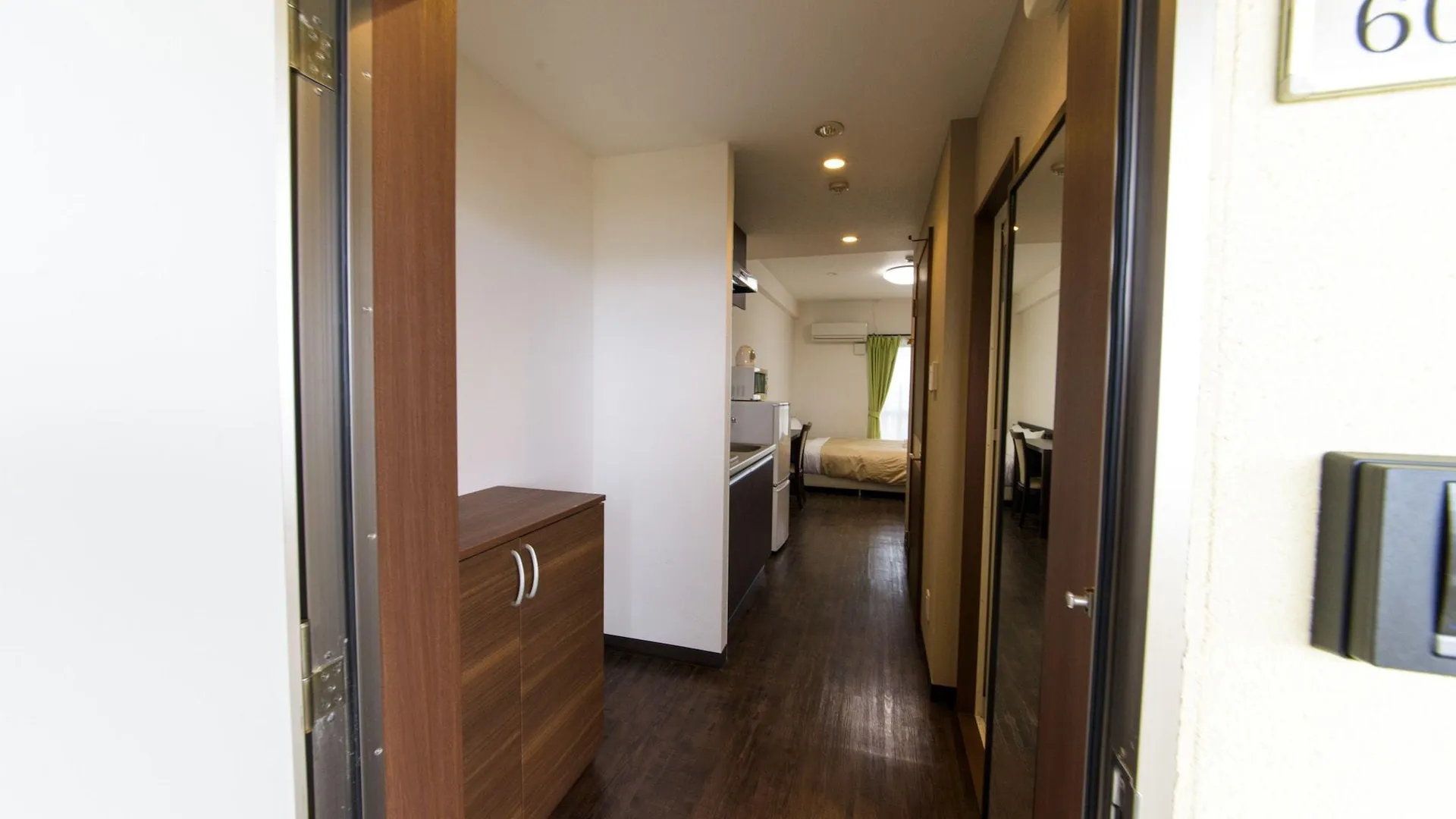 오키나와 본섬 미스터 긴조 바이올렛 2성급 호텔 로비