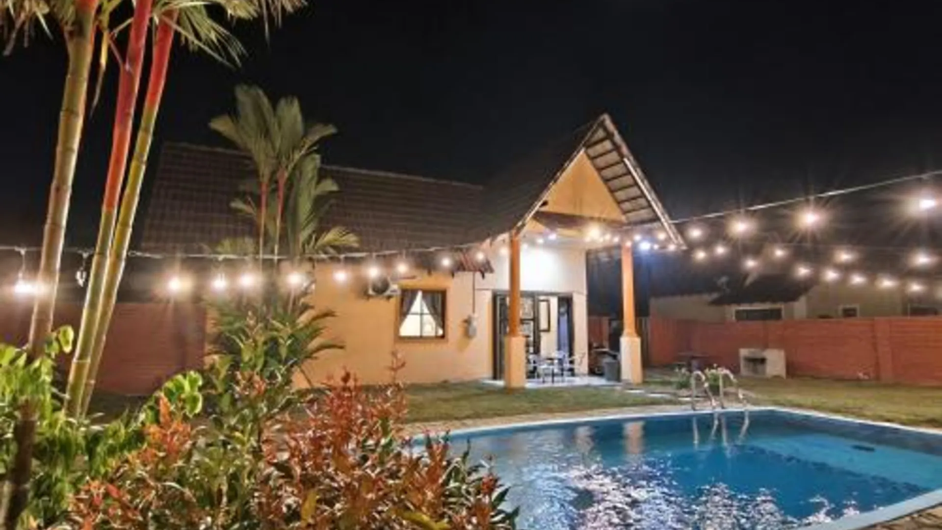 말라카 알러 가자의 방갈로 (m², 침실 3개, 프라이빗 욕실 2개) 4성급 게스트하우스 로비