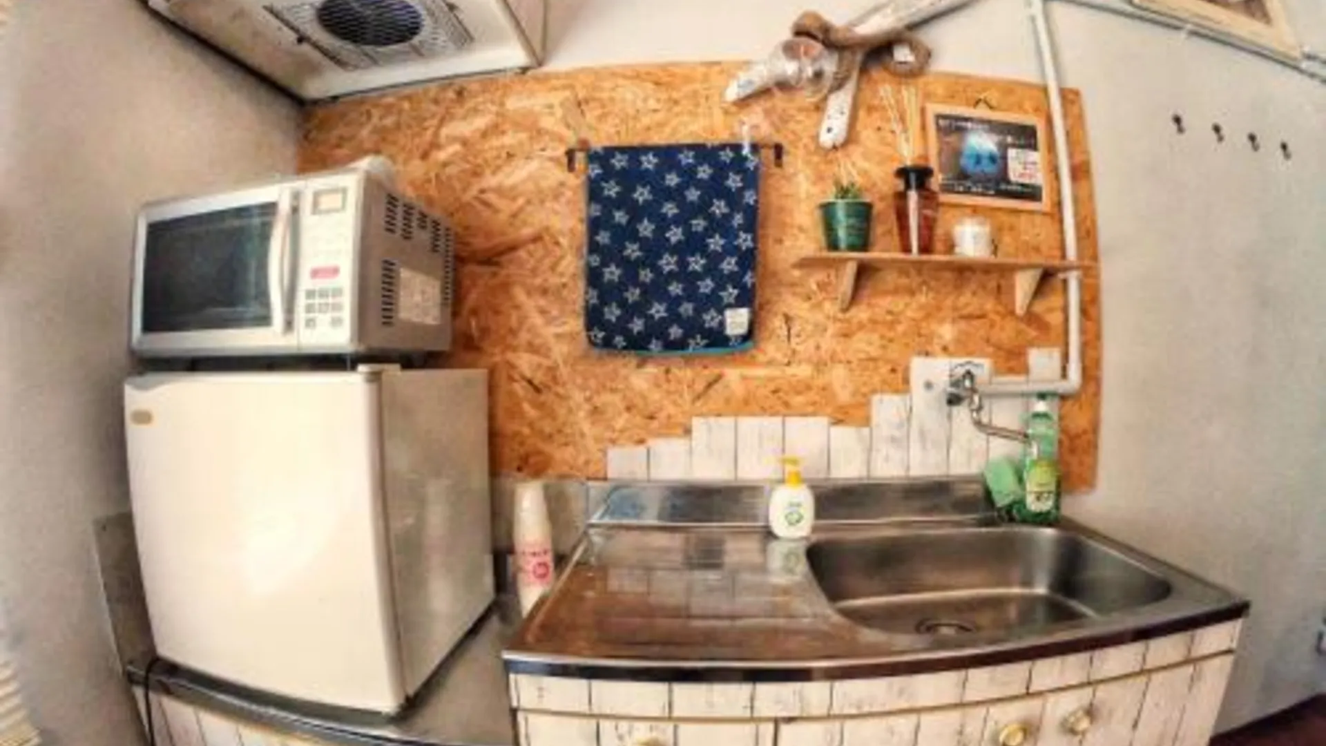 오키나와 본섬 秘密基地 NO's ARROW ノーズアロー 4성급 호텔 외관