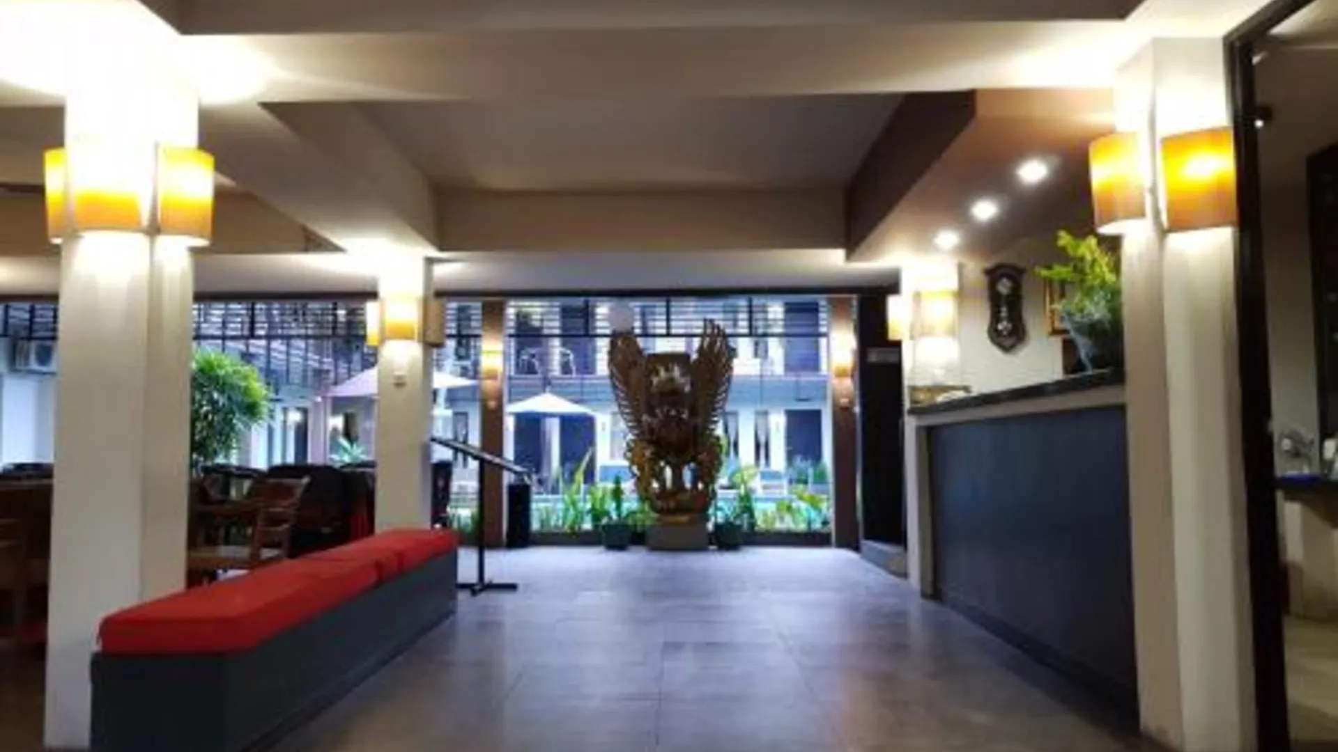 발리 사누르 아궁 호텔 3성급 호텔 로비