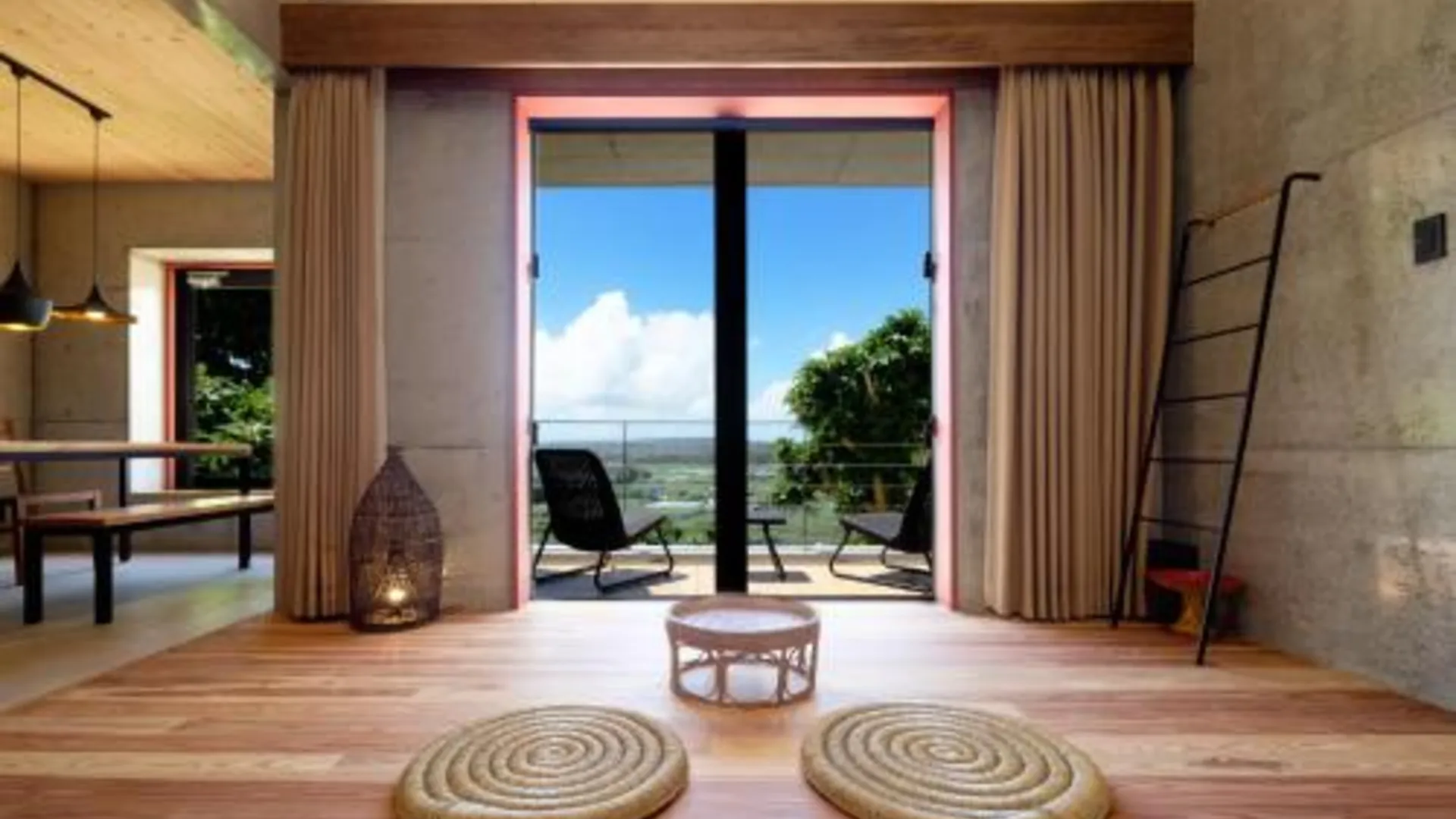 오키나와 본섬 카이자 2성급 호텔 로비