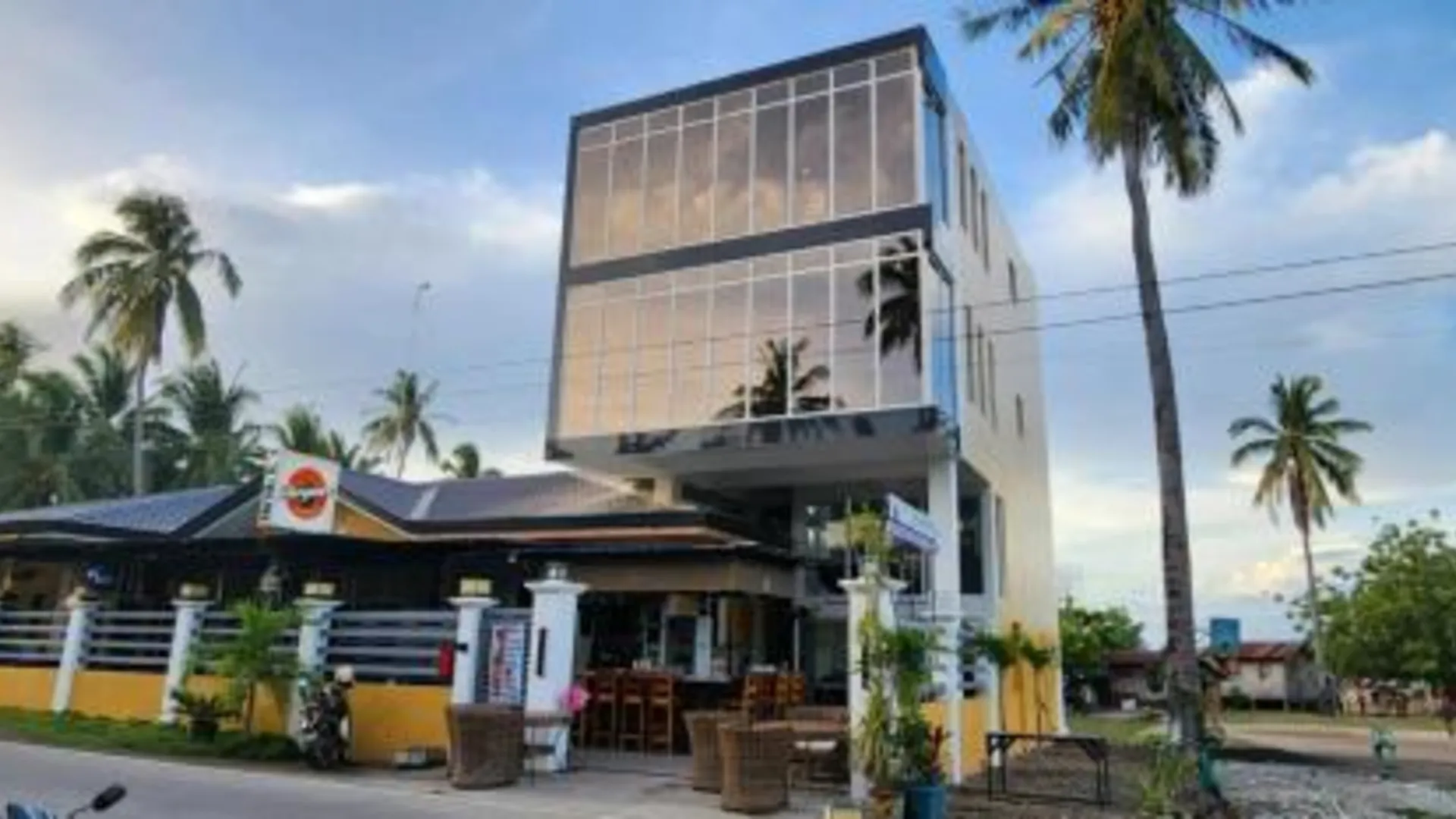 세부 Stargazers Luxury Condo Complex apartments 4성급 호텔 수영장