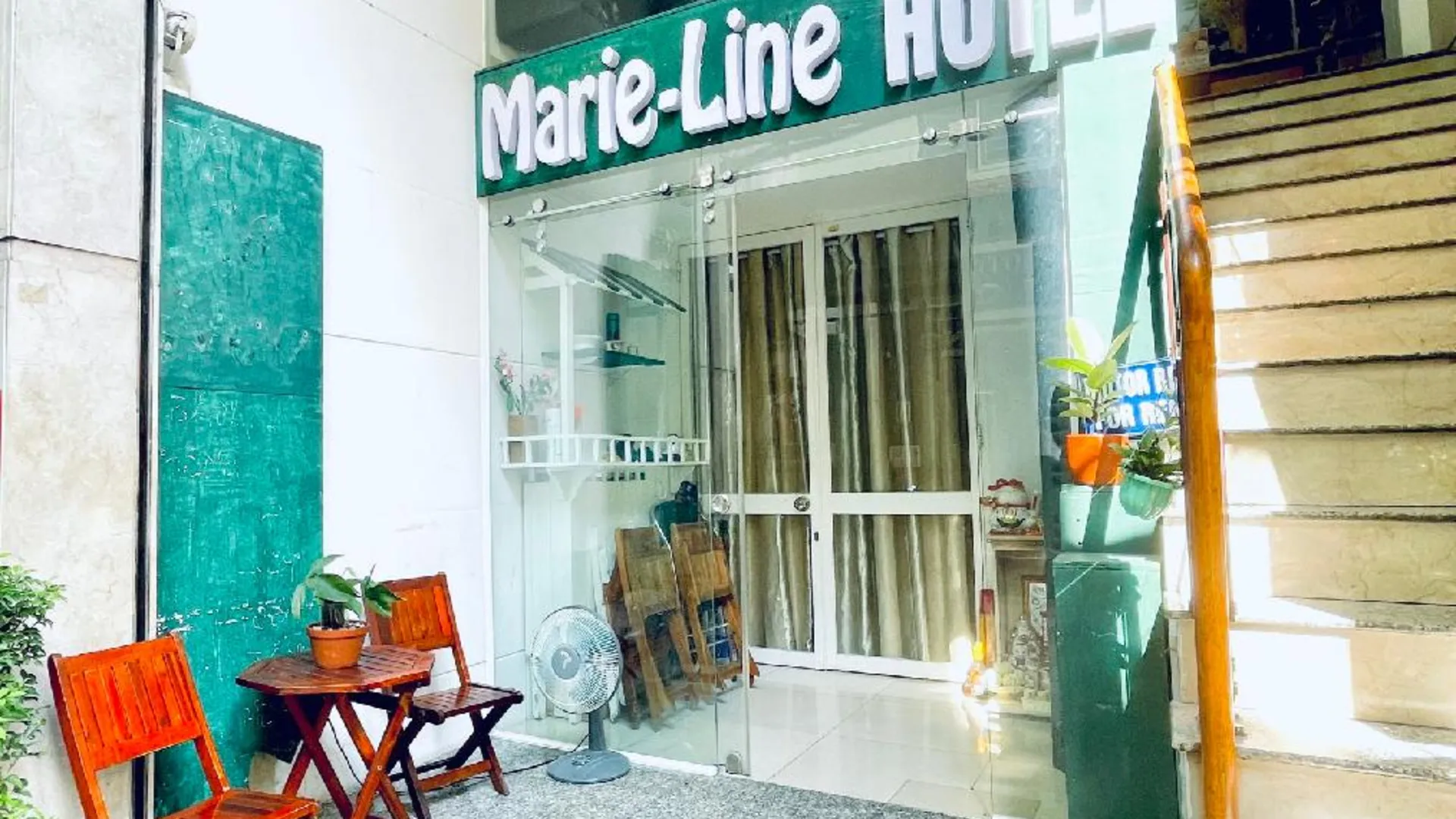 호치민 마리라인 1 호텔 팜응울라오 1성급 호텔 외관