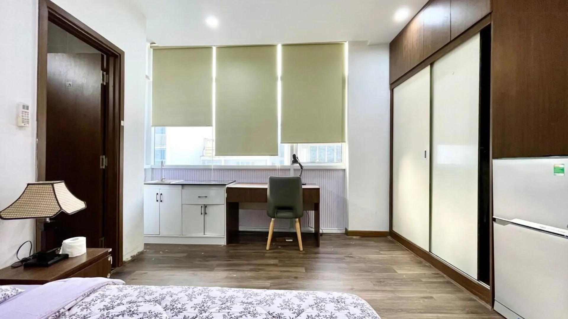 호치민 Discount  Nice view apartment - big windows - 102  2성급 게스트하우스 스위트룸