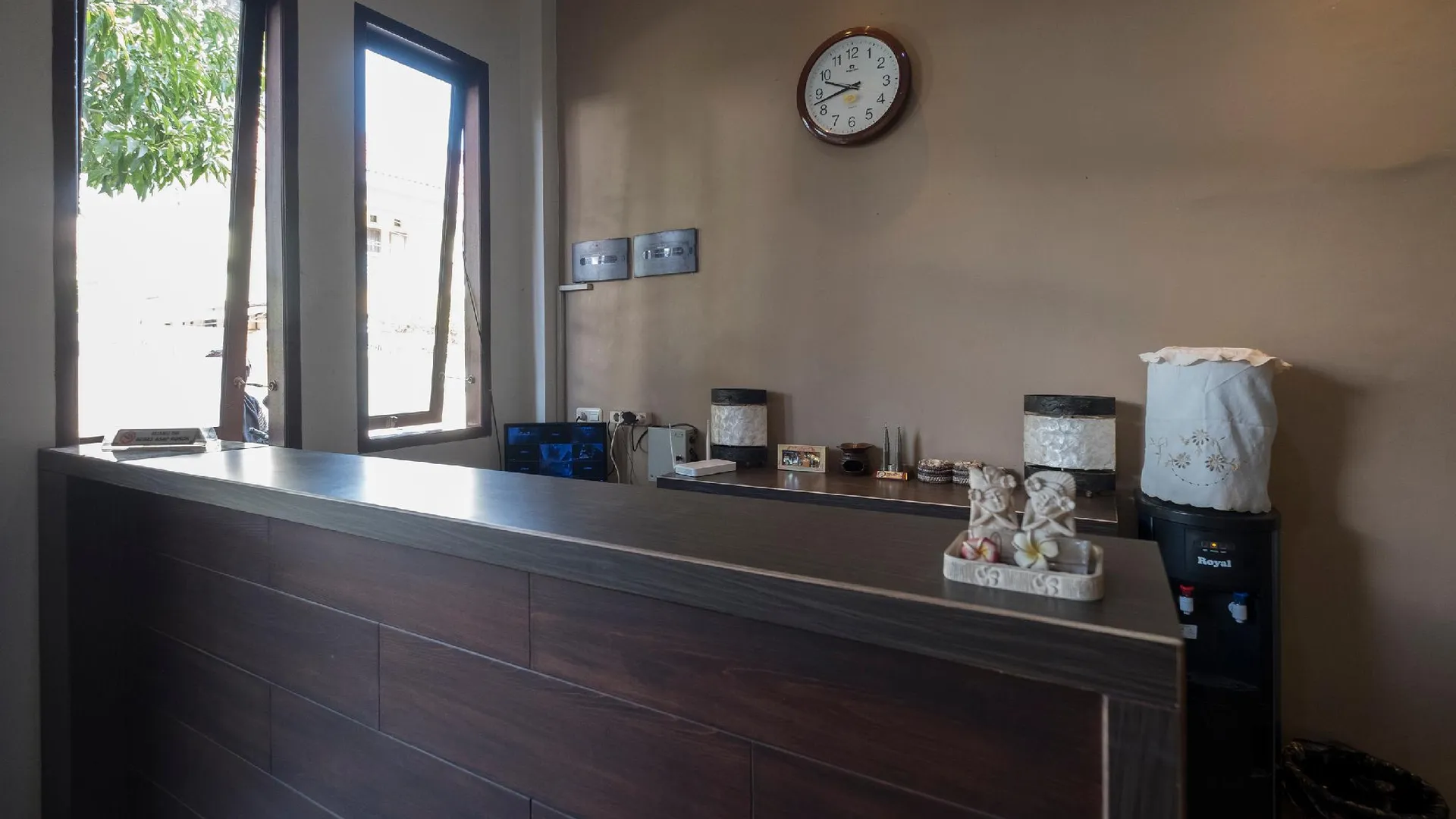 마카사르 아리스토 홈 2성급 호텔 로비