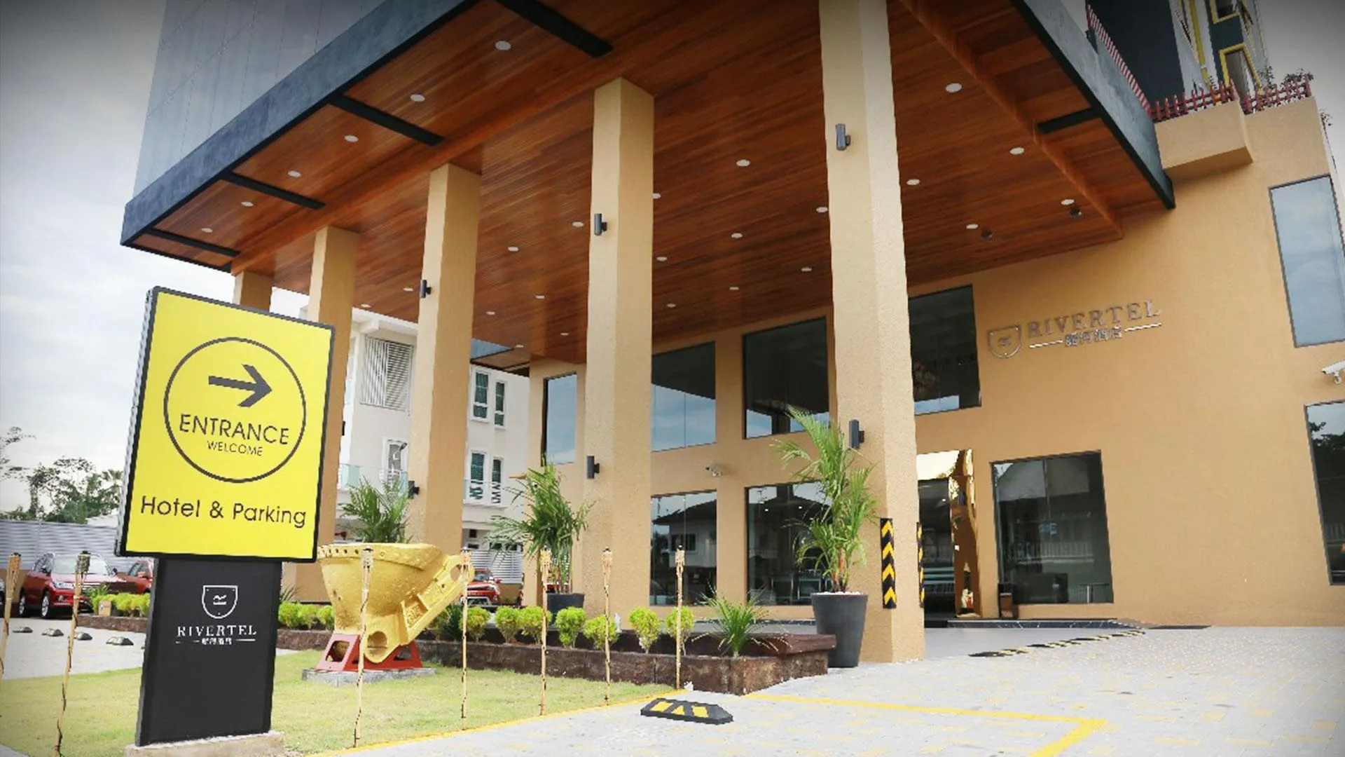 틀룩인탄 리버텔 3성급 호텔 객실