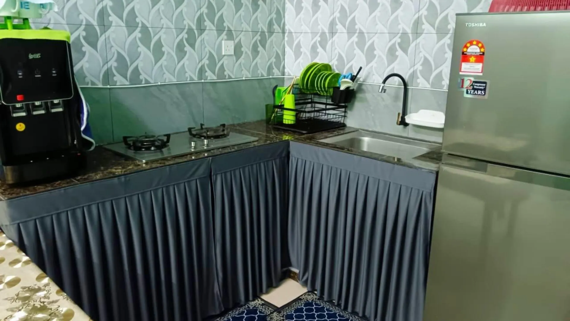 말라카 멀리나우의  (1000m², 침실 3개, 프라이빗 욕실 2개) 2성급 게스트하우스 수영장