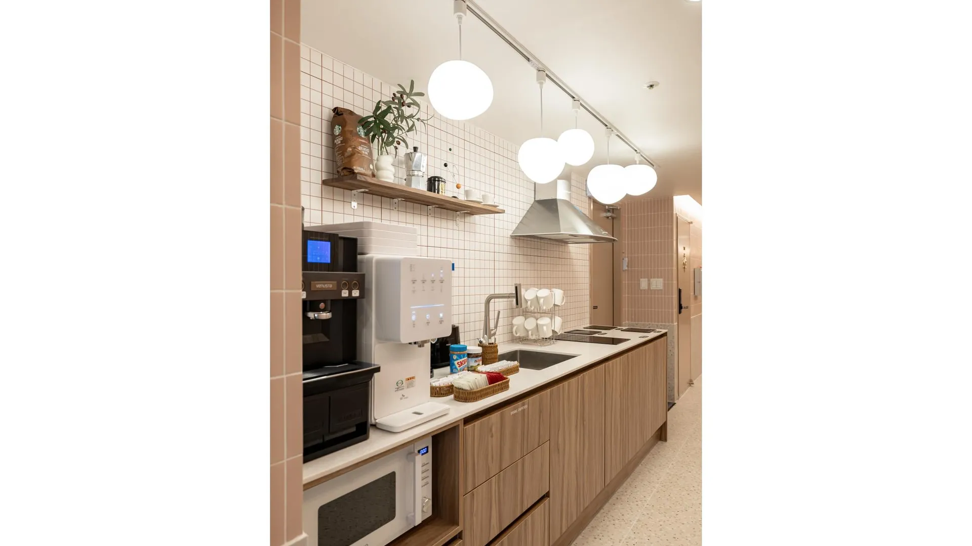 서울 슬로우온 홍대 1성급 호텔 수영장