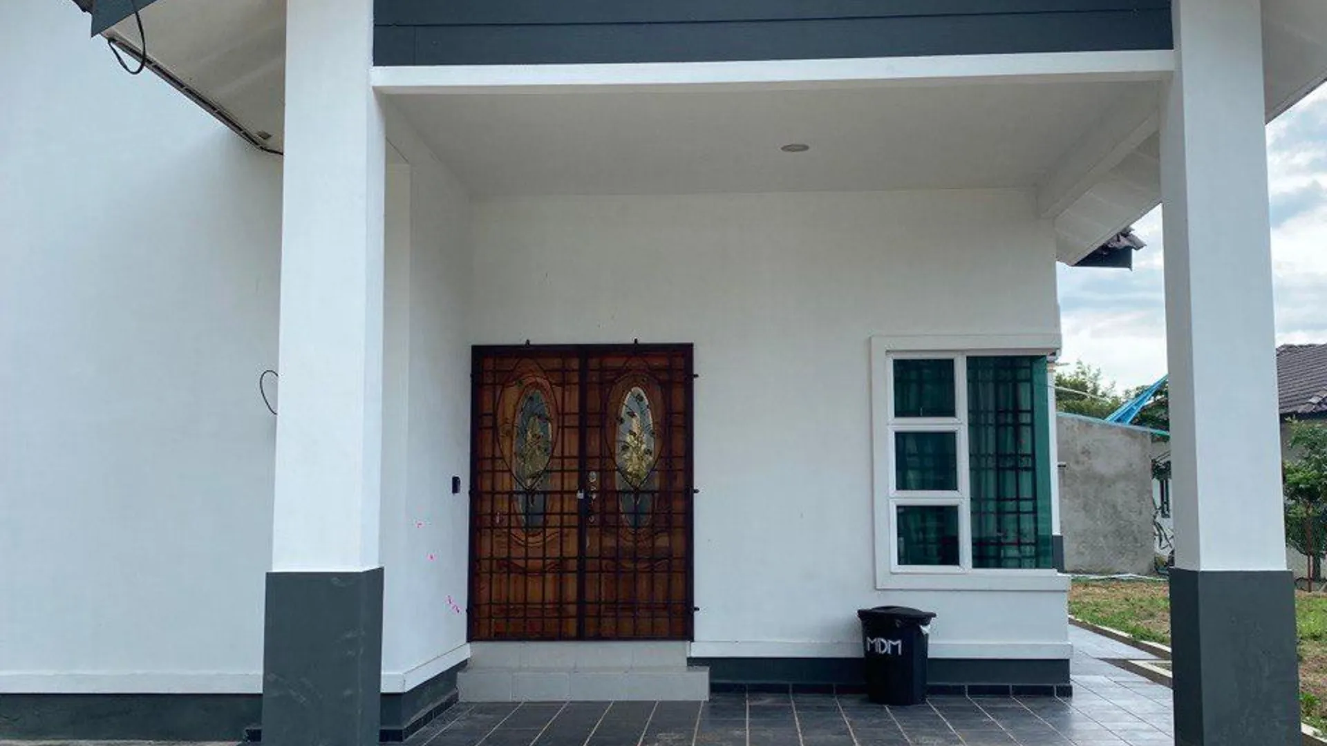 타나 메라 풀라이 촌동의 방갈로 (130m², 침실 3개, 프라이빗 욕실 2개) 2성급 게스트하우스 레스토랑