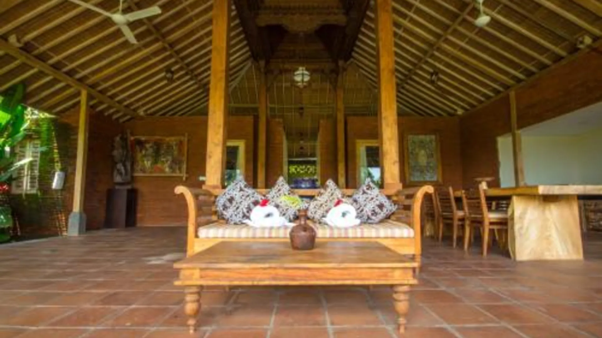 발리 수아르티 부티크 빌리지 4성급 호텔 외관