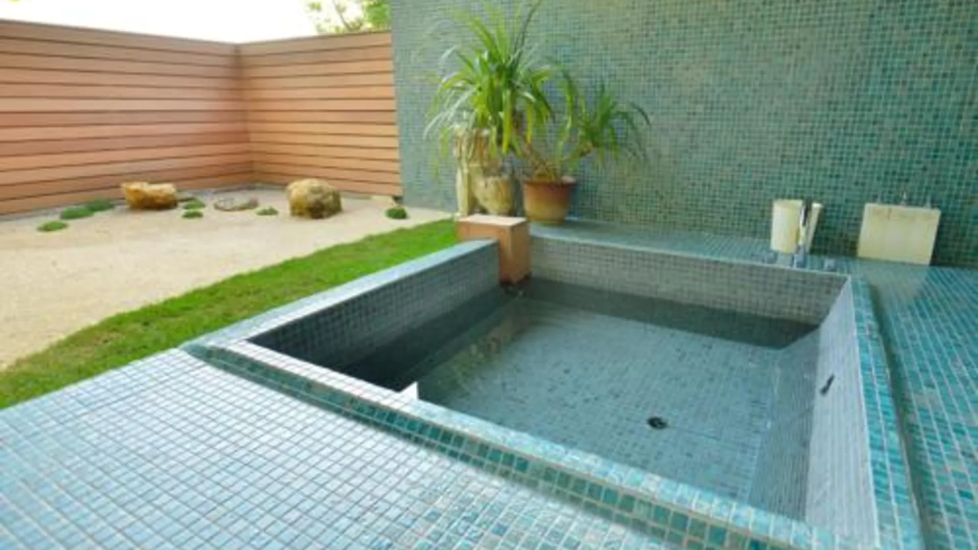 오키나와 본섬 카이자 2성급 호텔 전망